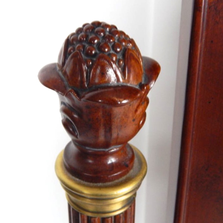 Bombay Company Wooden Standing Peer Mirror EBTH