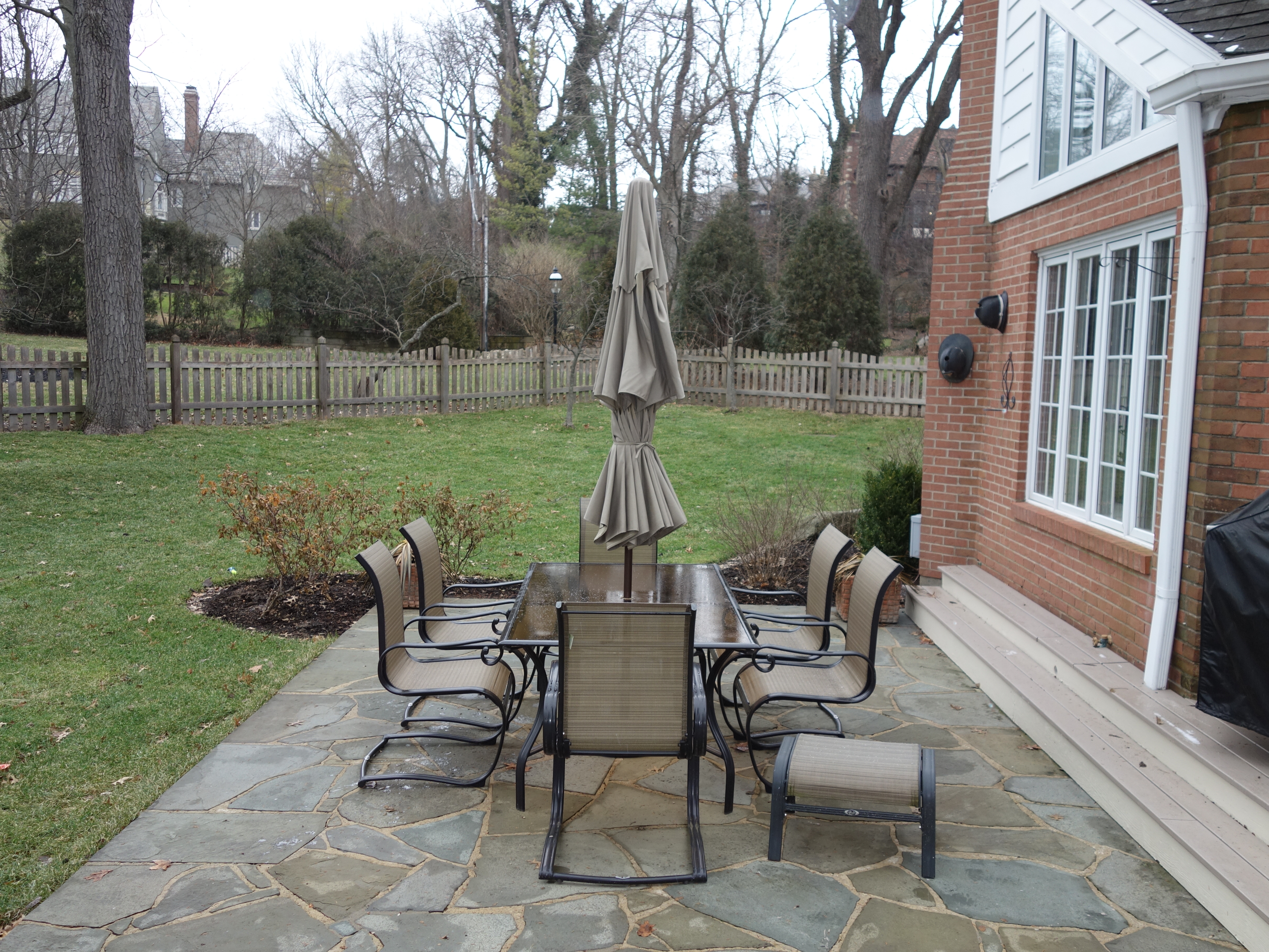 Hampton Bay Patio Set | EBTH