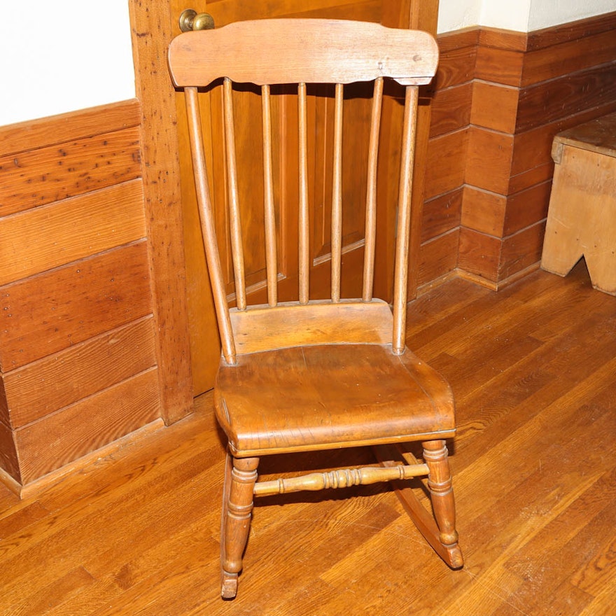 Antique Nursing Rocking Chair : EBTH Antique Nursing Rocking Chair ... - Antique Nursing Rocking Chair : EBTH