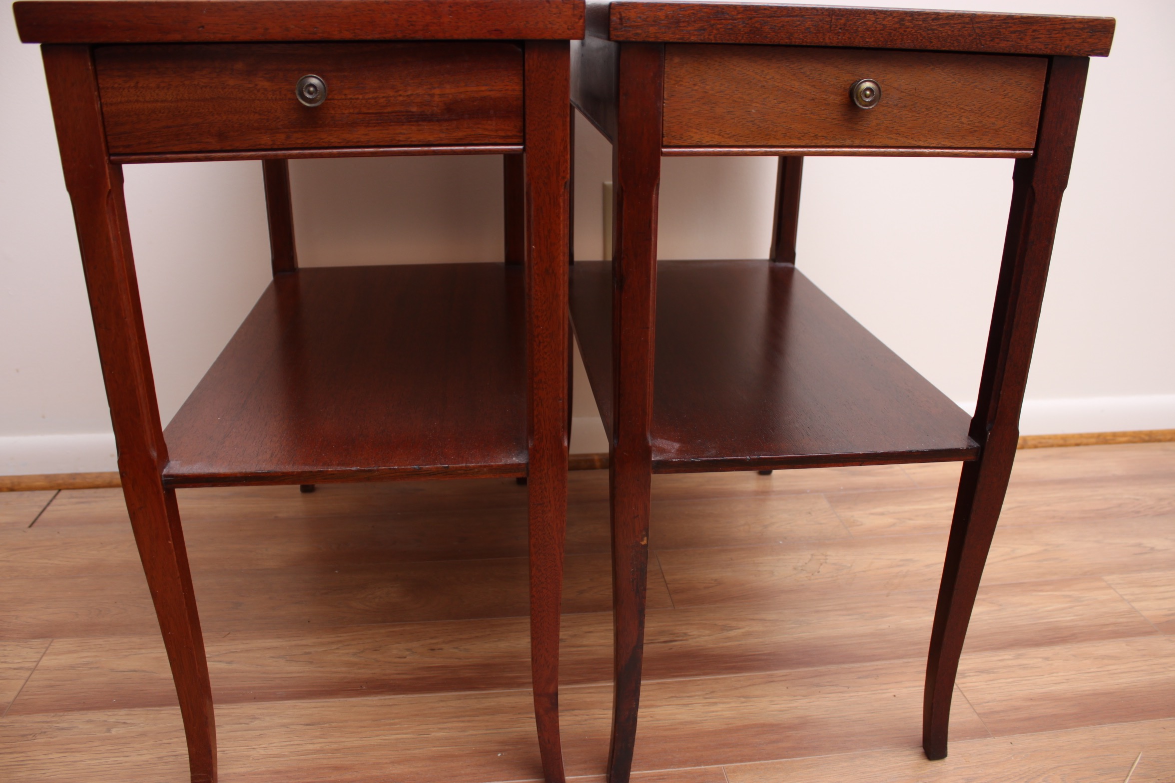 Pair of Vintage End Tables by Grand Rapids Furniture Company EBTH
