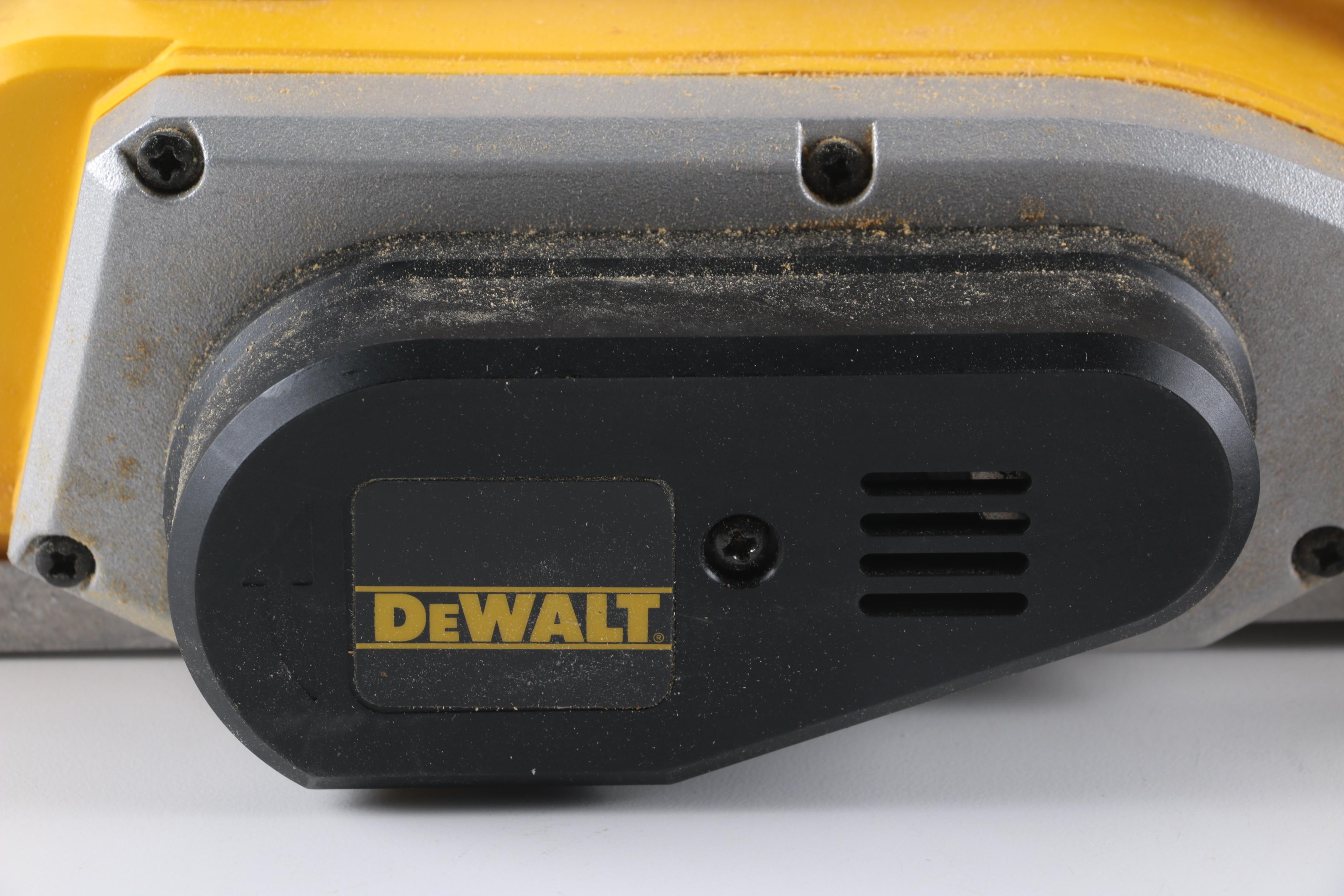 DeWalt DW675 31/8" Planer with Accessories EBTH