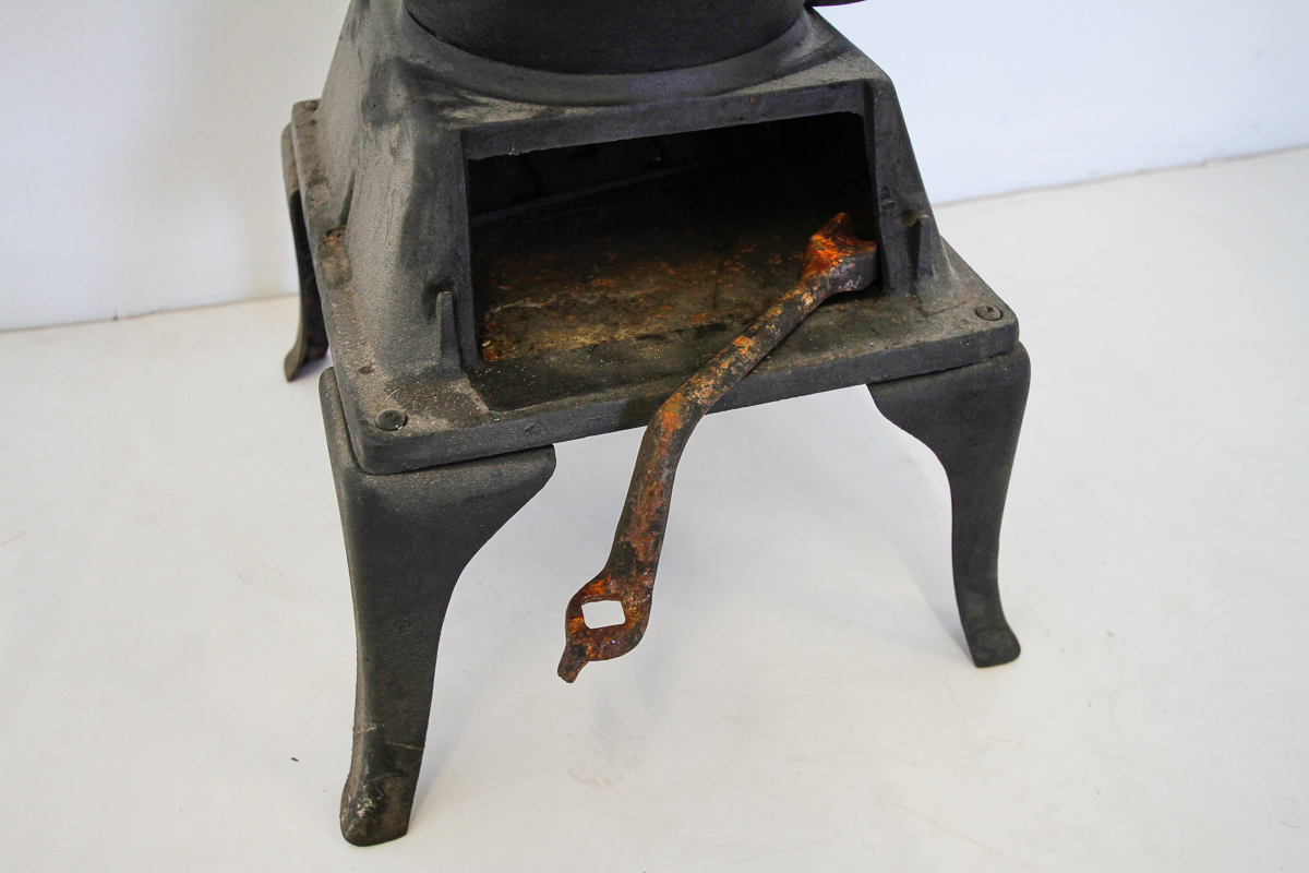Conestoga Cast Iron Wood Stove EBTH
