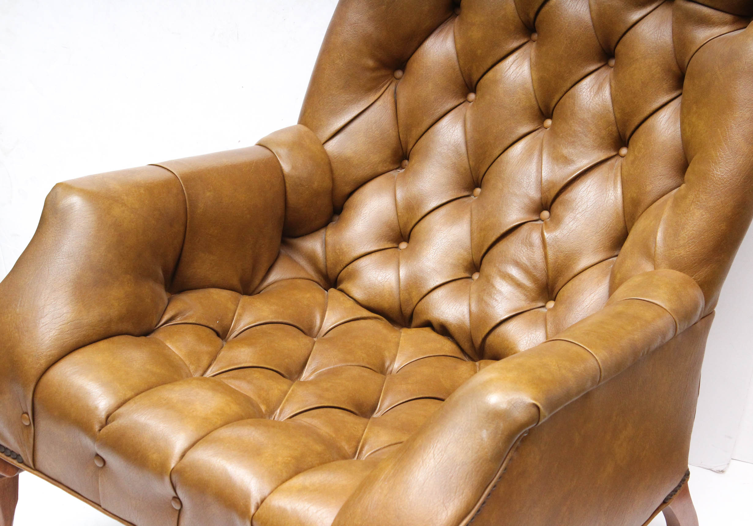 Vintage Sleepy Hollow Chair with Ottoman by Mall City Furniture EBTH