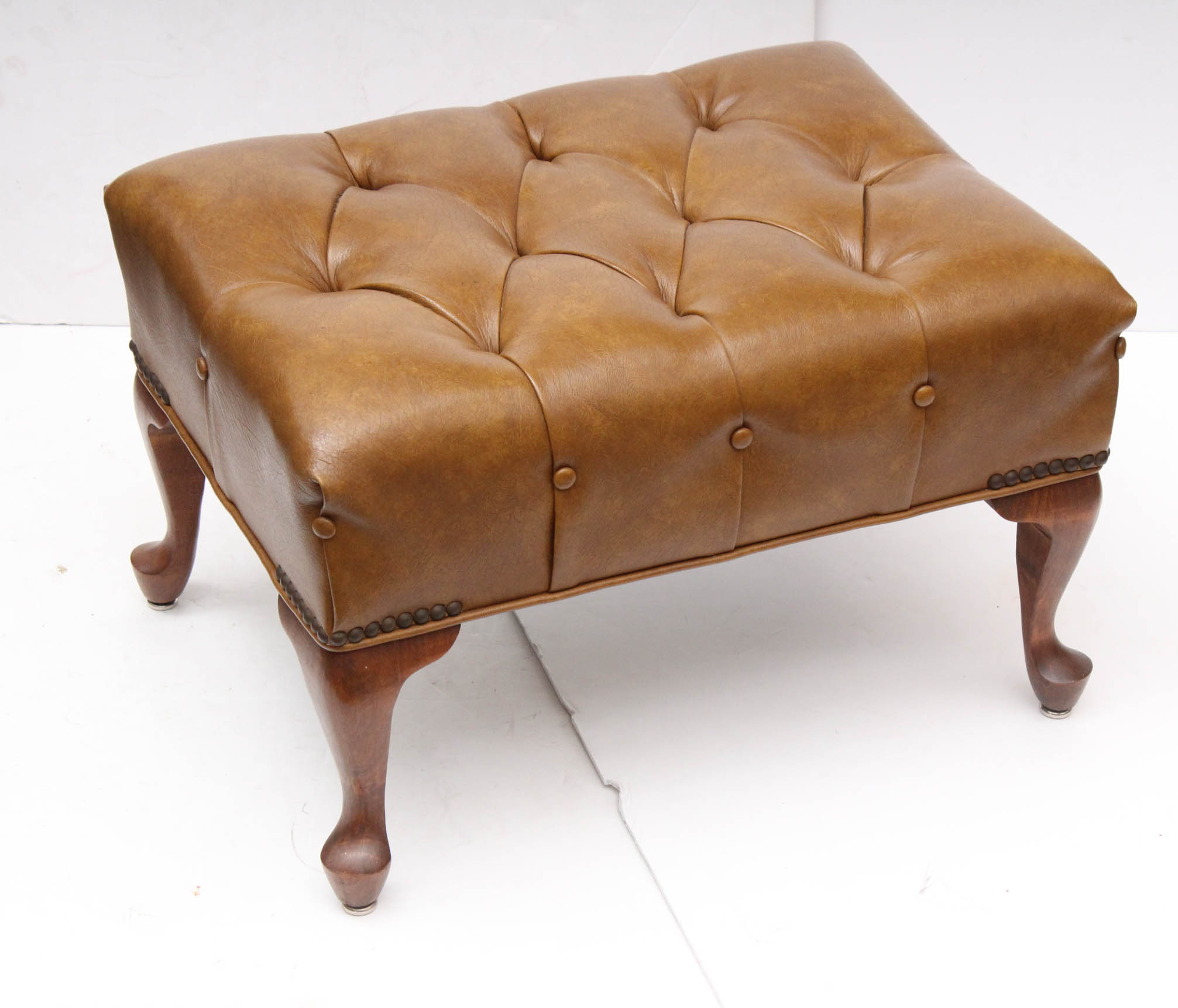 Vintage Sleepy Hollow Chair with Ottoman by Mall City Furniture EBTH