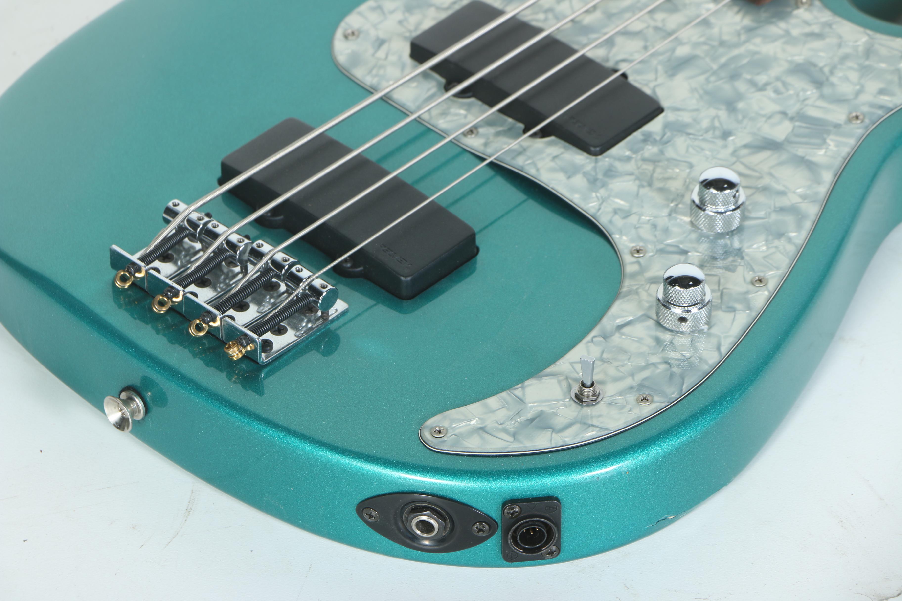 Peavey Cyberbass MIDI Controller Bass Guitar with Gig Bag EBTH