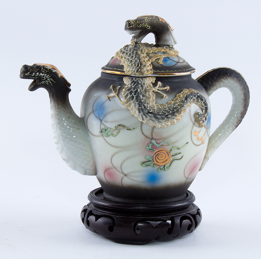 Chinese Ceramic Dragon Teapot and Japanese Kutani Teapot EBTH