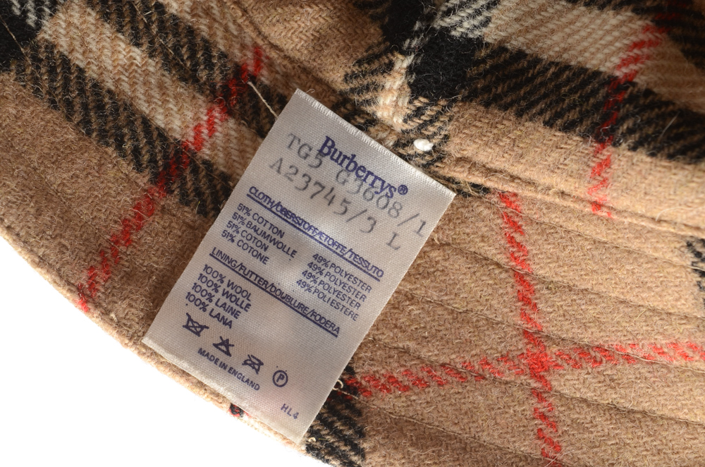 Burberrys Reversible Hat and Cashmere Scarf EBTH