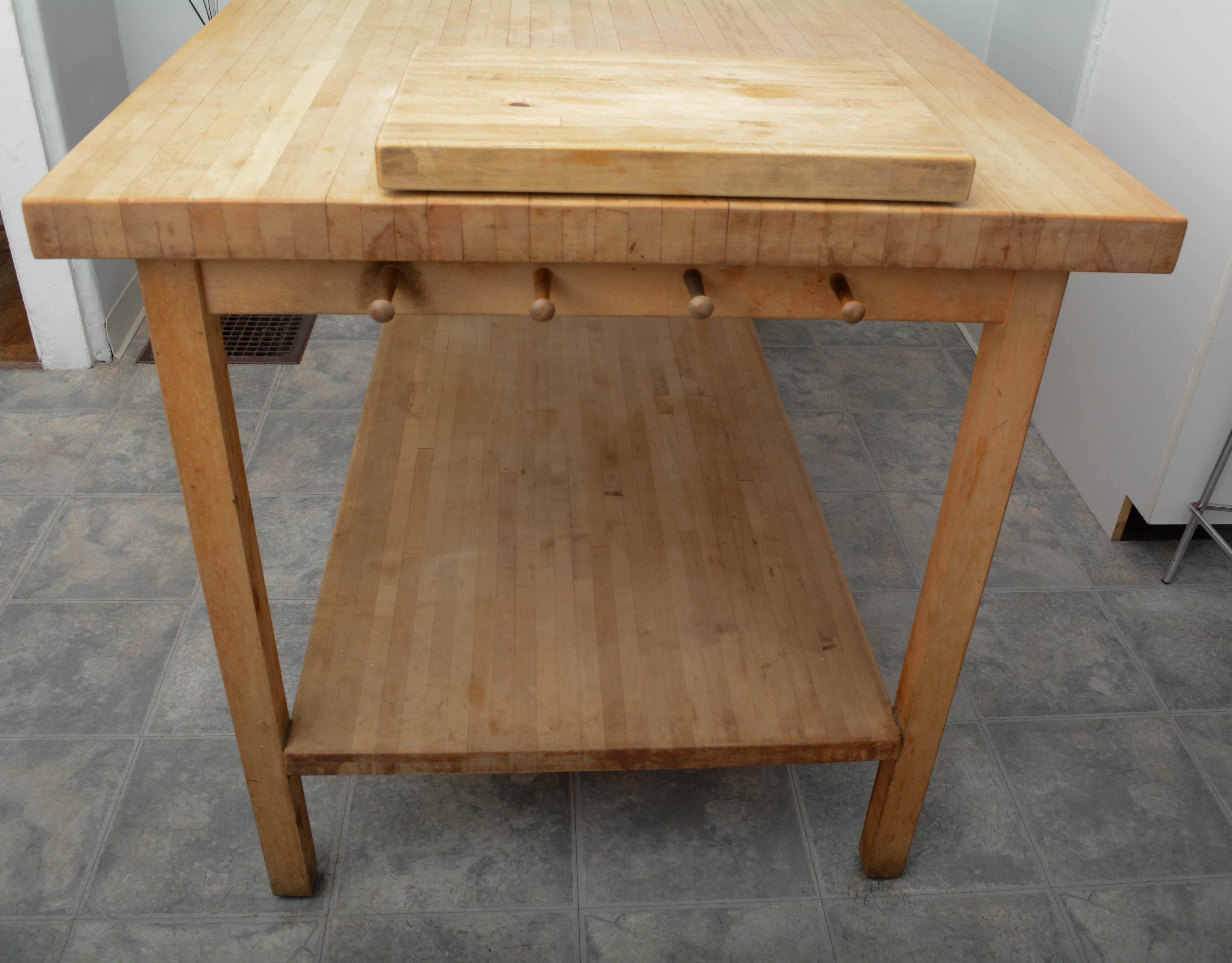 Eastern Butcher Block Farm Maple Table with Stools EBTH