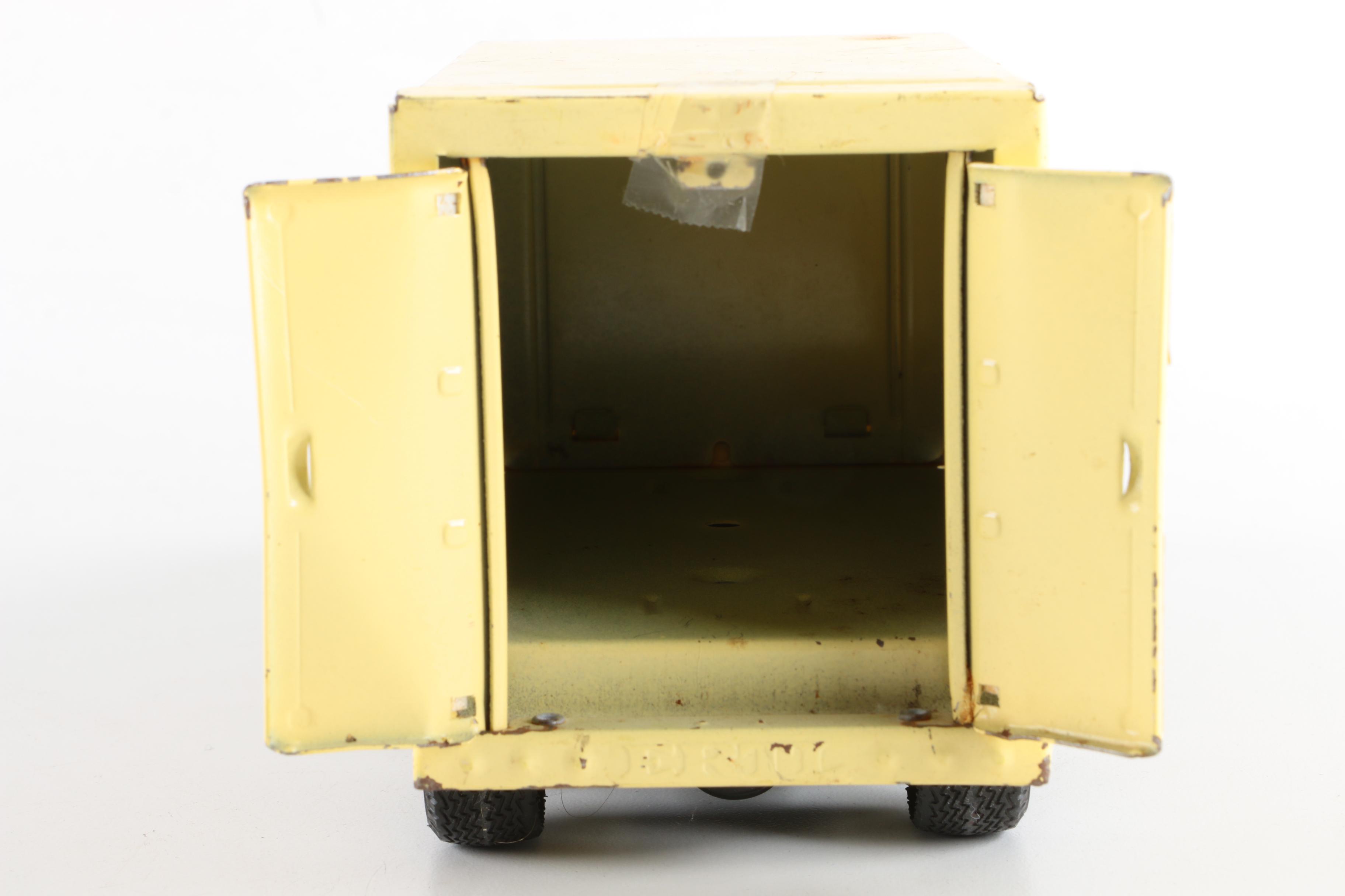 Ertl EbyBrown DieCast Delivery Truck EBTH