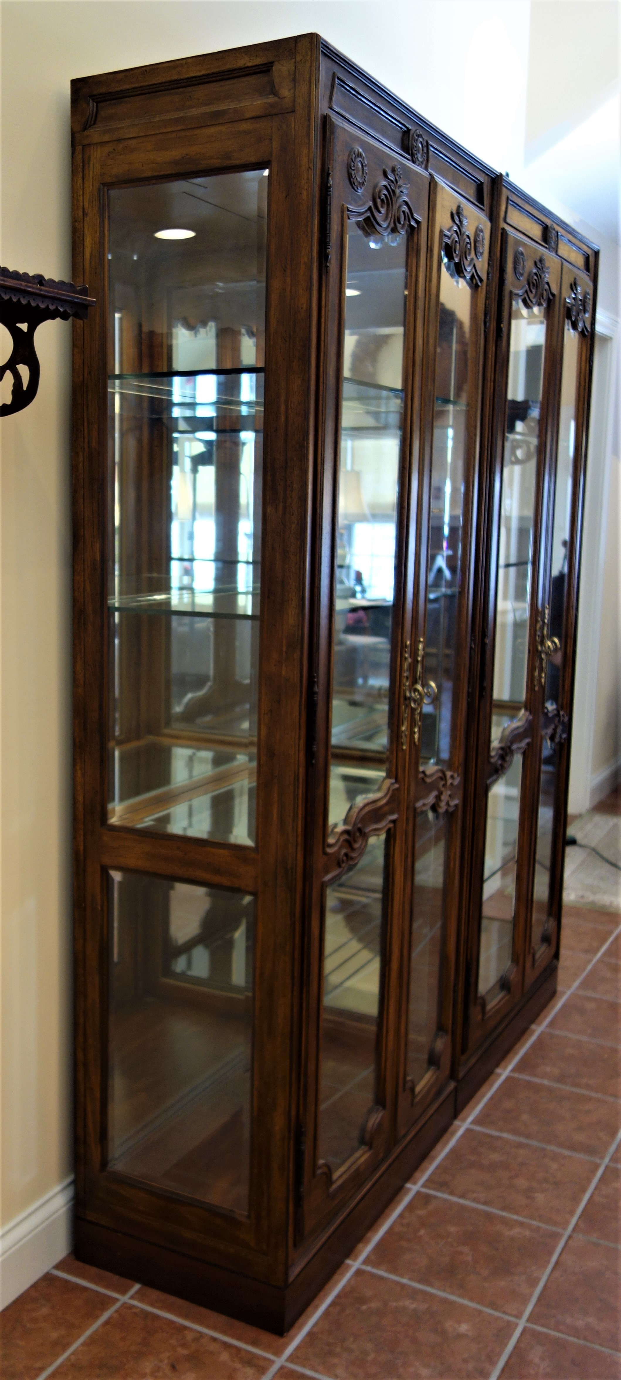 Drexel Heritage Lighted Curio EBTH