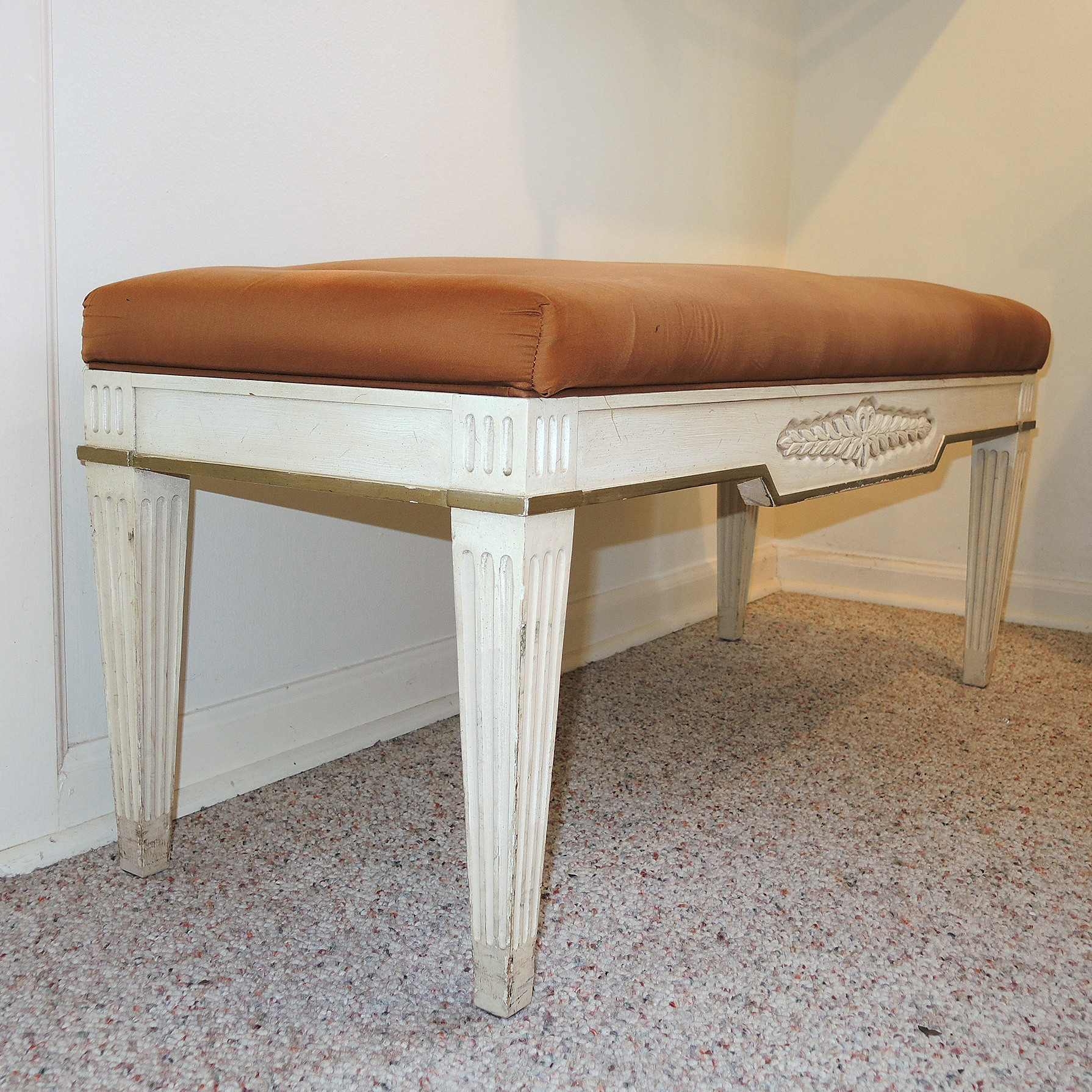 Drexel Upholstered Vanity Bench EBTH