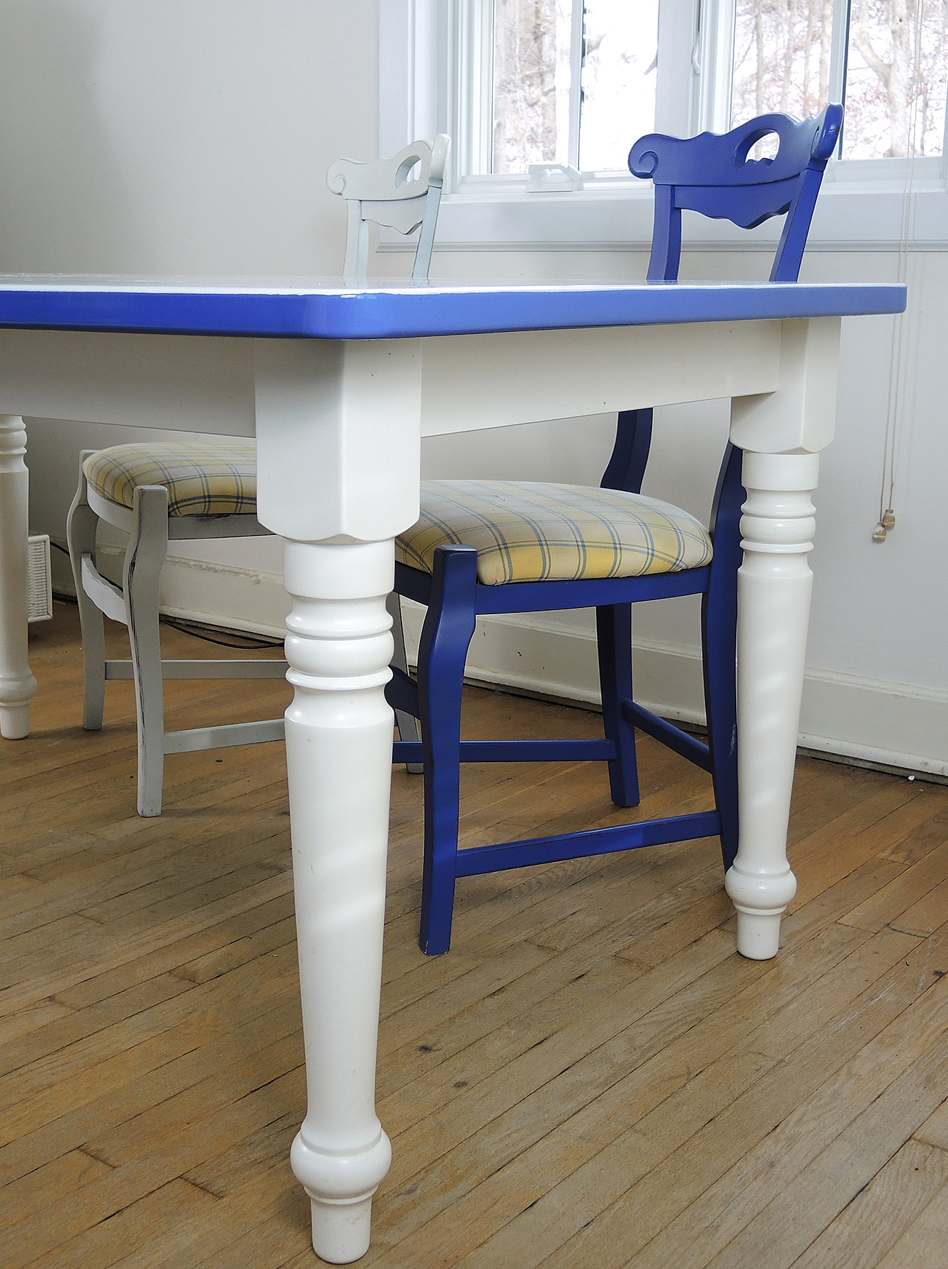 Arhaus White Enamel Top Table and Chairs EBTH