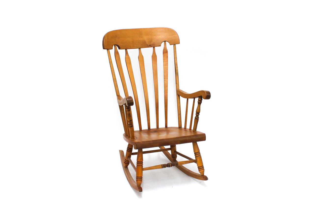 Early American Wooden Rocking Chair | EBTH