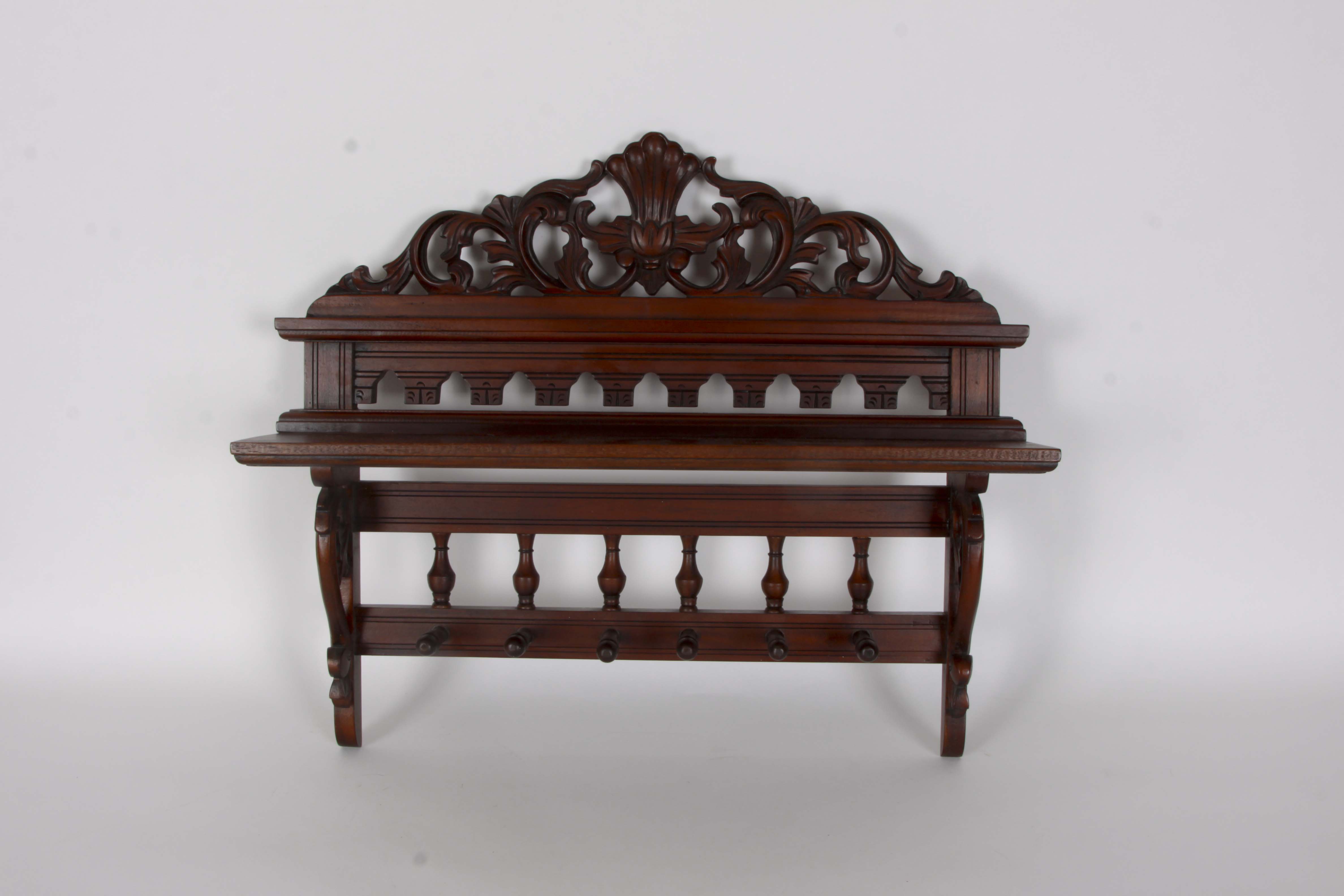 Vintage Style Wall Shelf EBTH