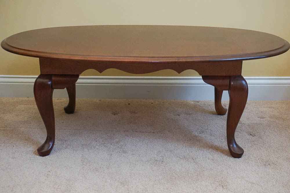 Queen Anne Style Walnut Oval Coffee Table | EBTH