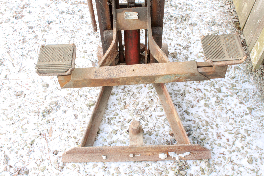 Vintage Hydraulic Bumper Jack by Blackhawk Mfg Co. EBTH