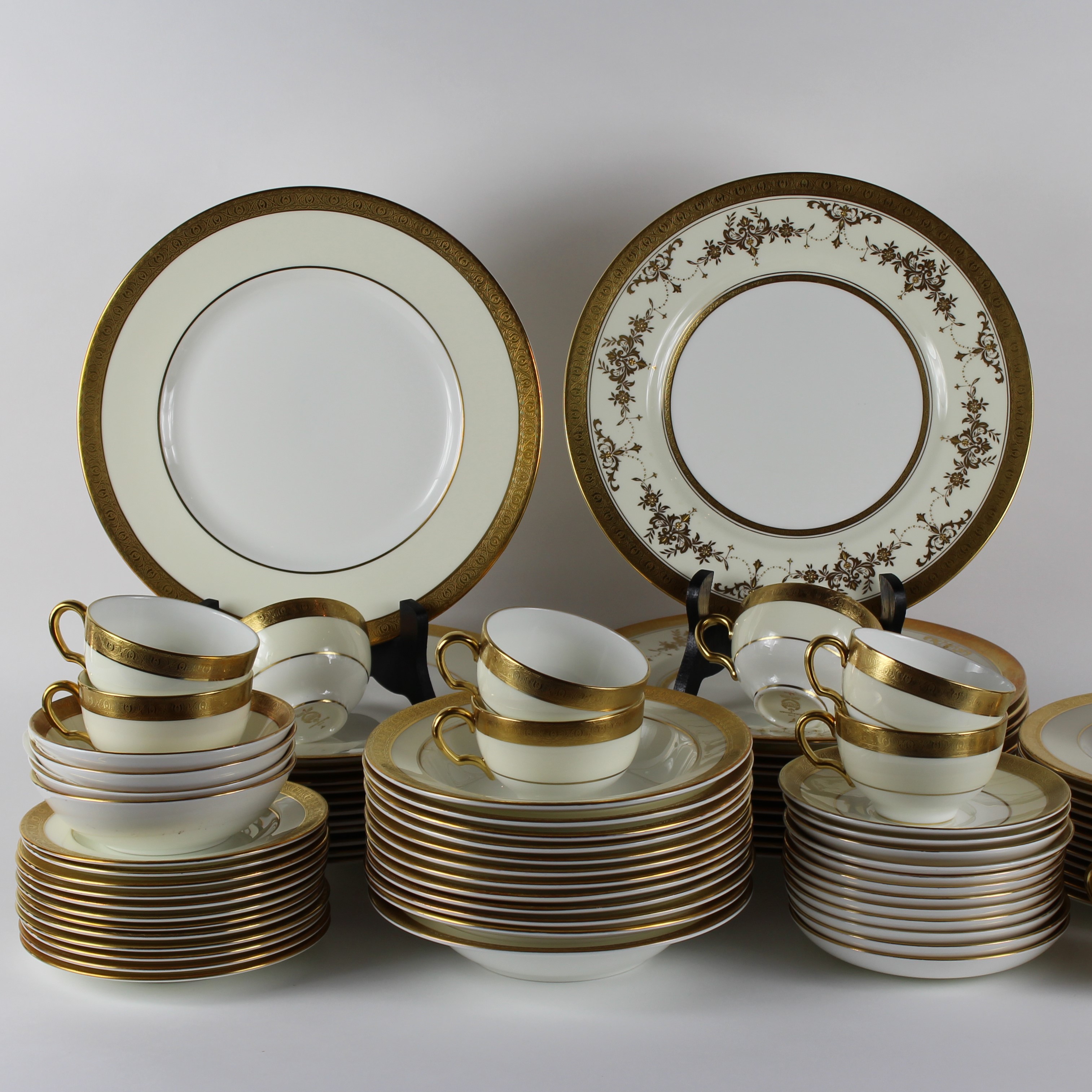 Minton Fine Bone China Dinnerware Plus Serving Pieces including