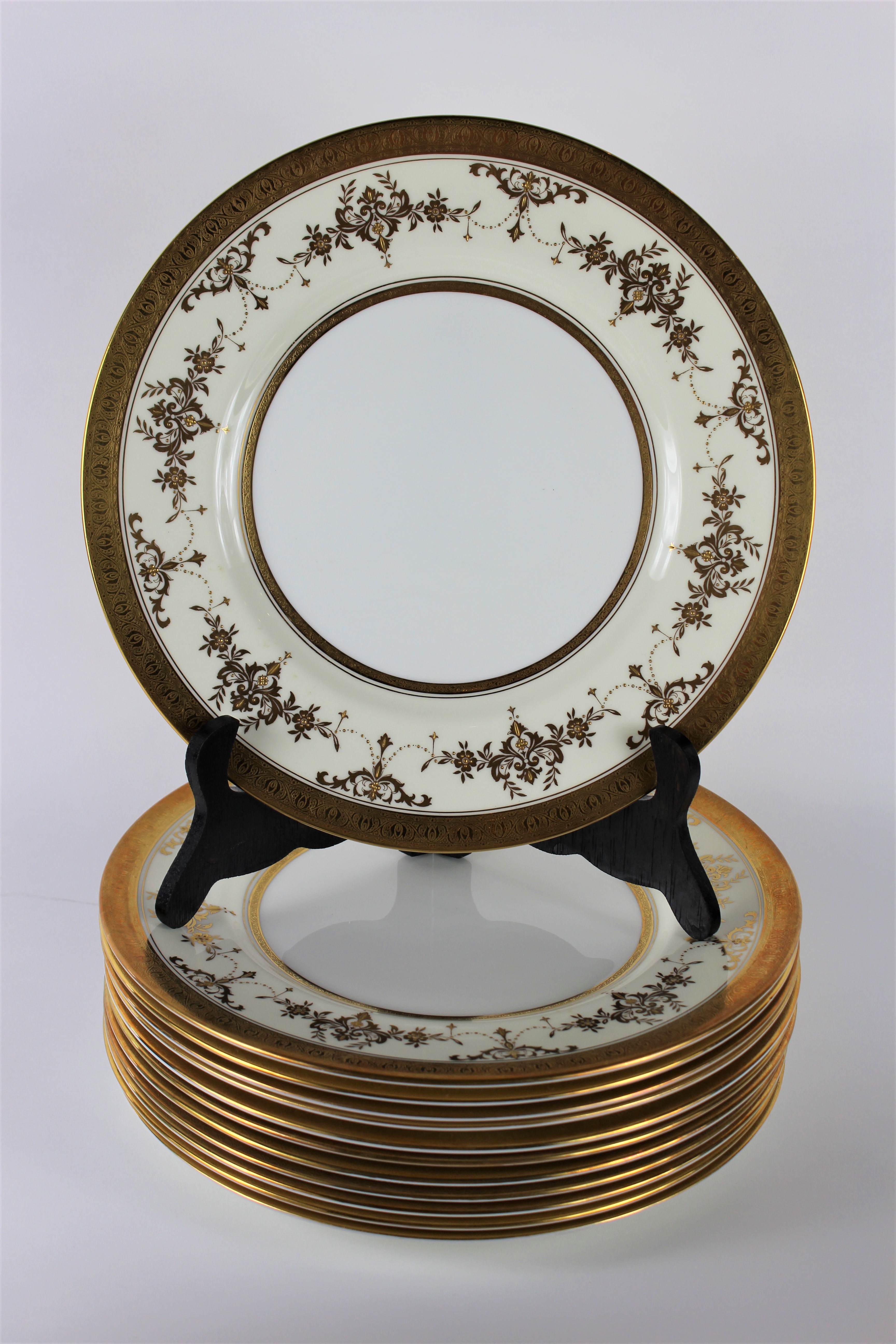 Minton Fine Bone China Dinnerware Plus Serving Pieces including