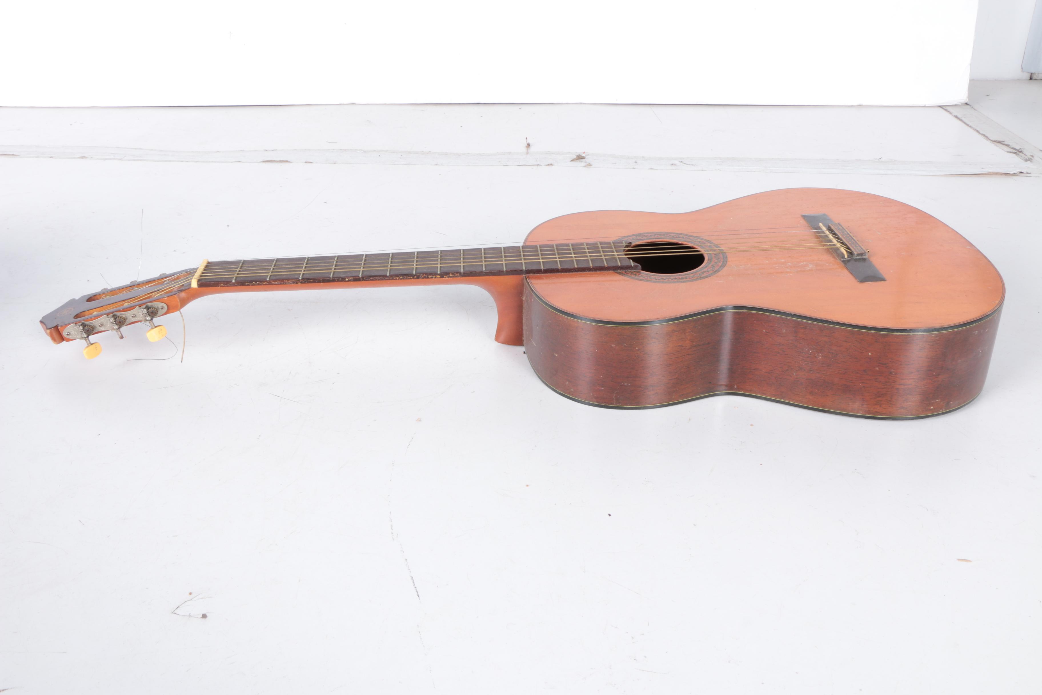 Vintage Yamaha G85A Classical Acoustic Guitar with Case EBTH