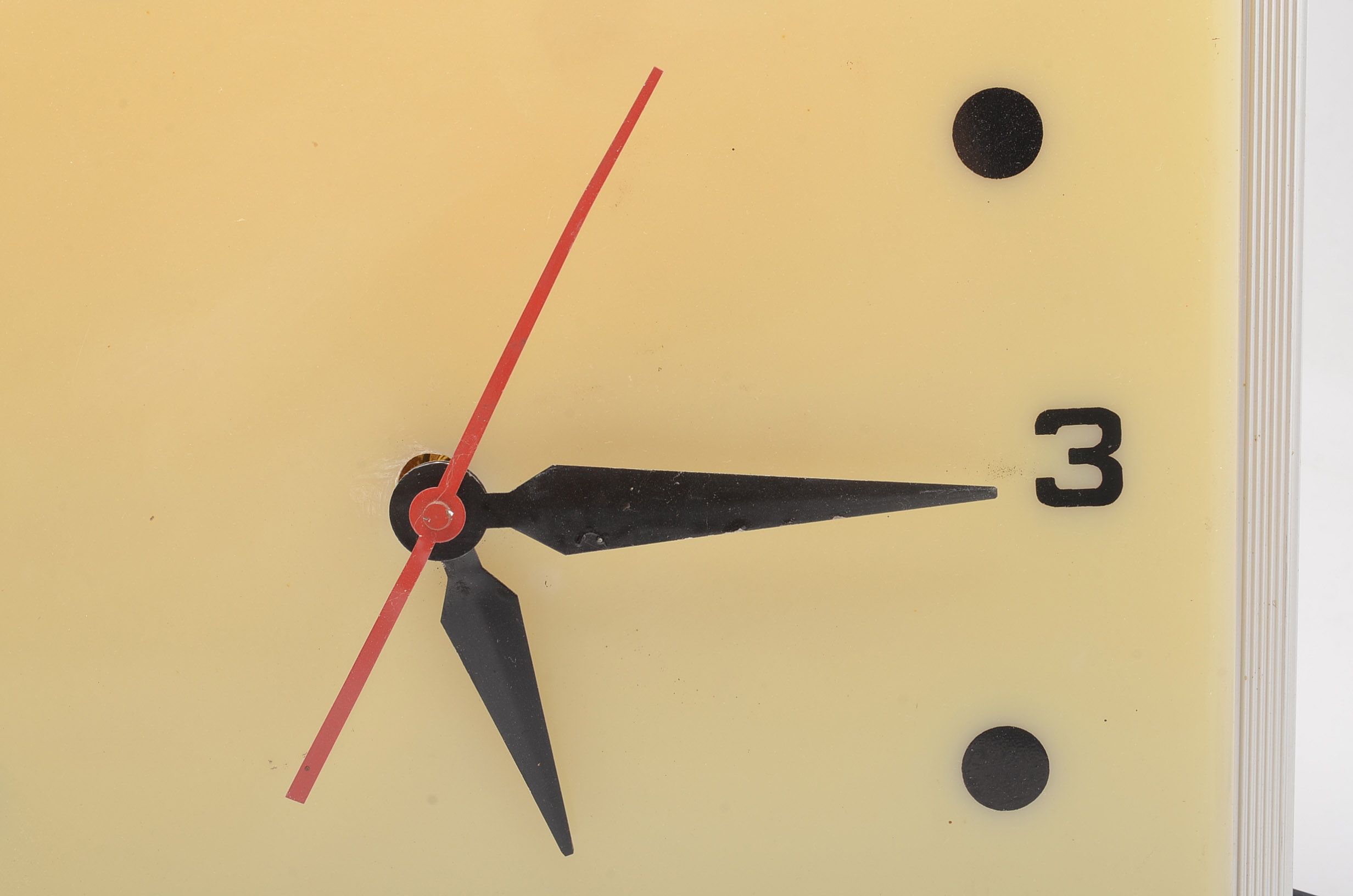 Vintage "Quaker State" Lighted Clock Sign EBTH