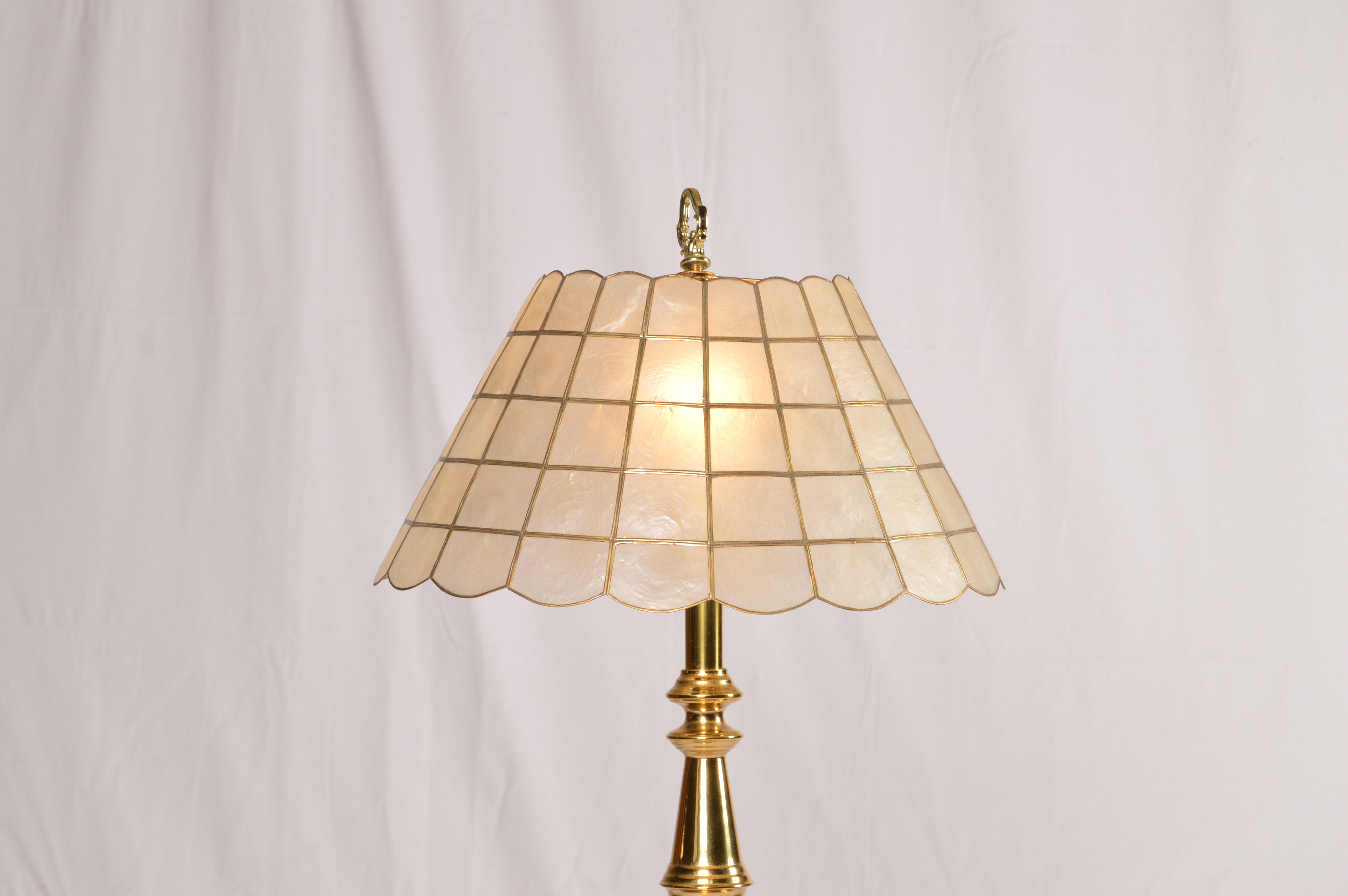 Classical Brass Lamp with Shell Shade | EBTH