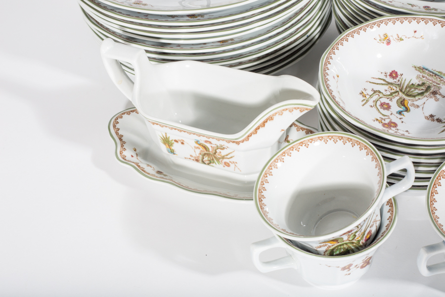 Wedgwood "Old Chelsea" Dinnerware Set EBTH