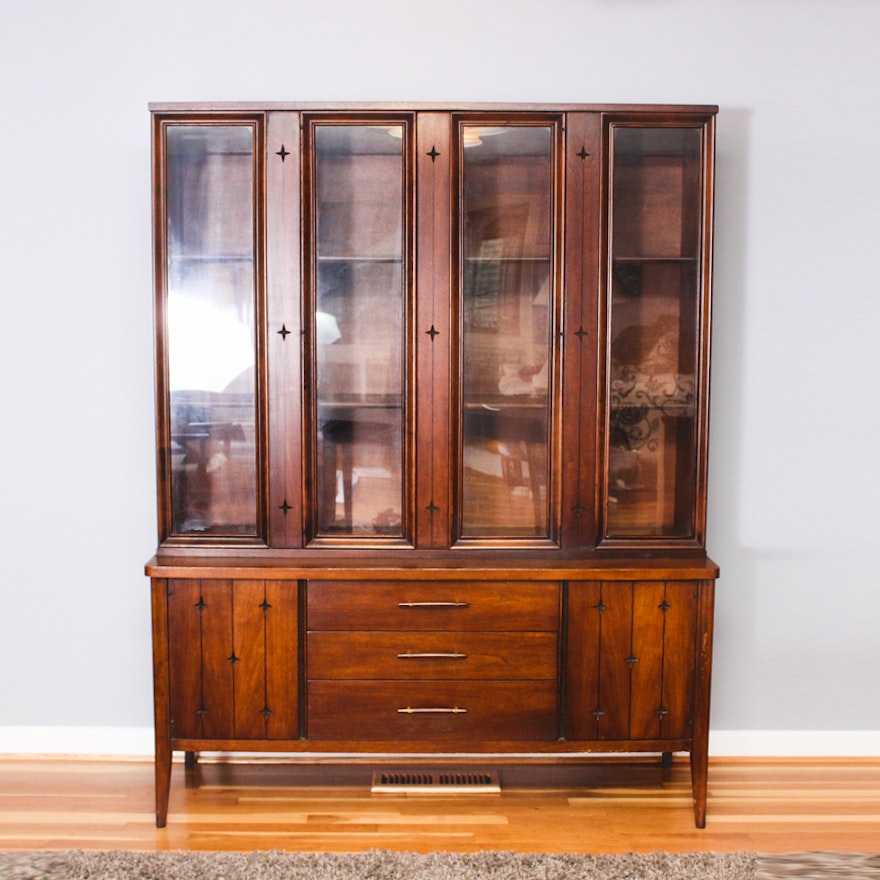 Mid Century Modern China Cabinet By Broyhill Furniture EBTH mid-century-modern-china-cabinet-by-broyhill-furniture-ebth