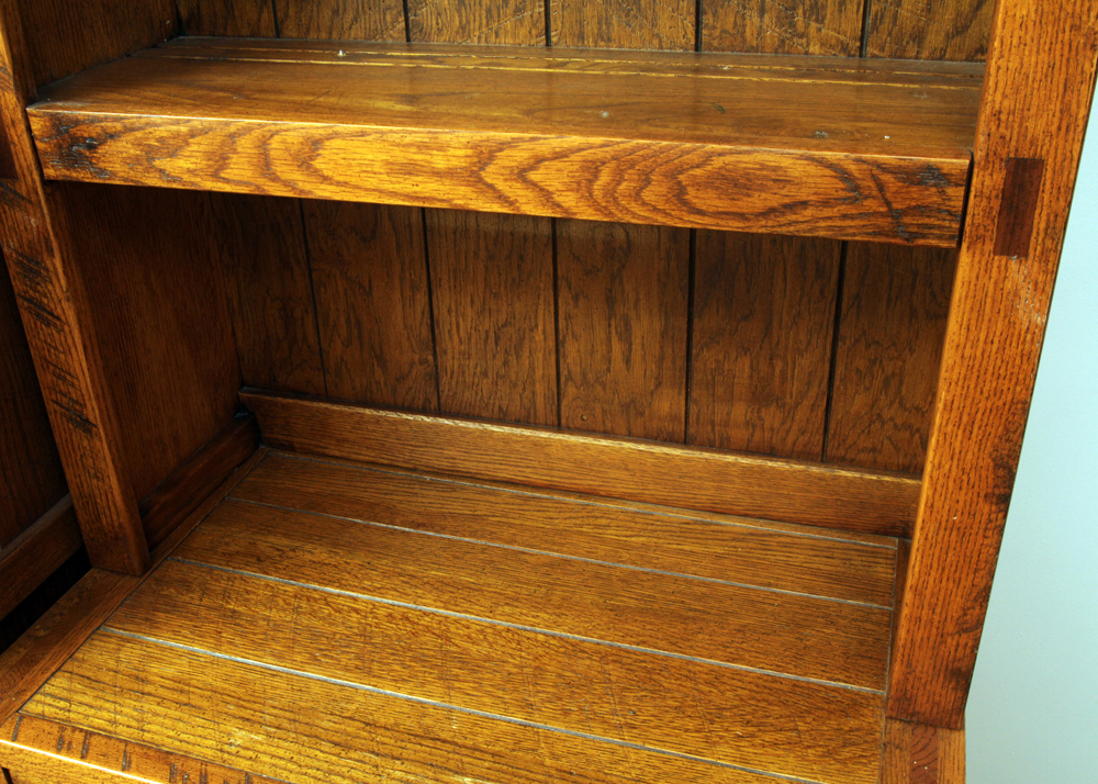 Circa 1980s "Windjammer" Oak Chest with Hutch by YoungHinkle EBTH