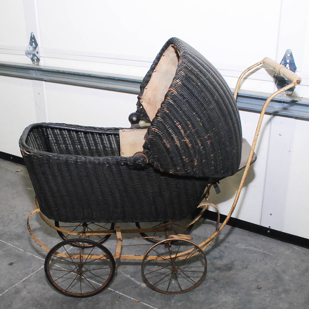 lloyd loom baby carriage