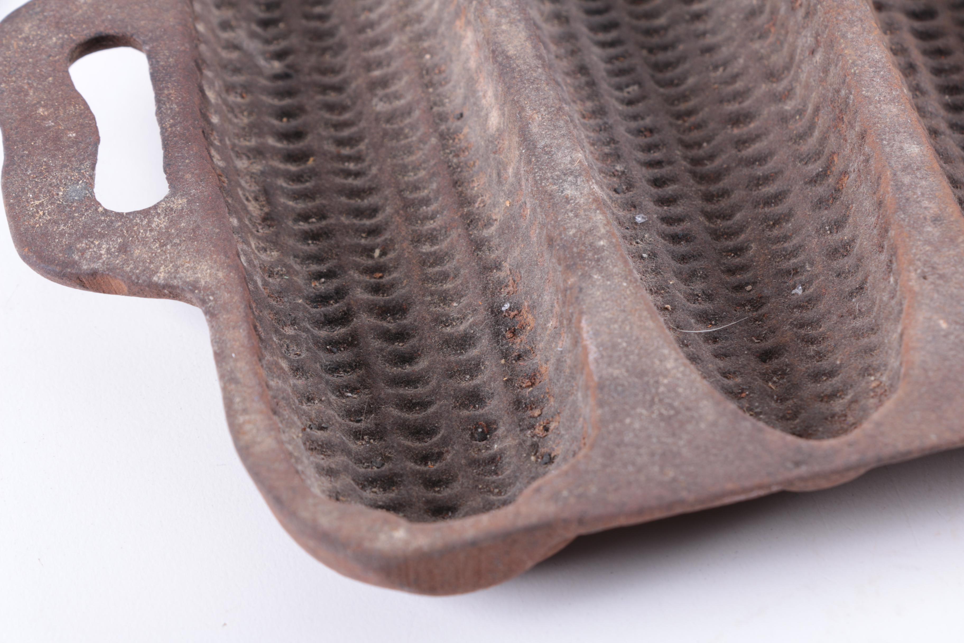 Vintage Cast Iron Corn Bread Mold EBTH