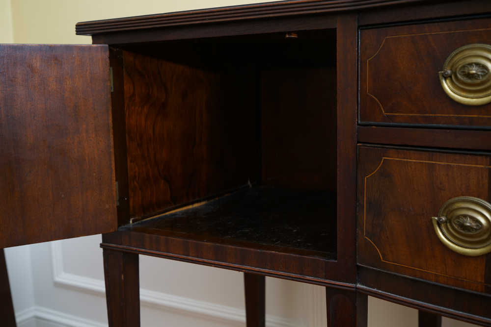 Circa 1930s Hepplewhite Style Mahogany Sideboard by Flint & Horner EBTH