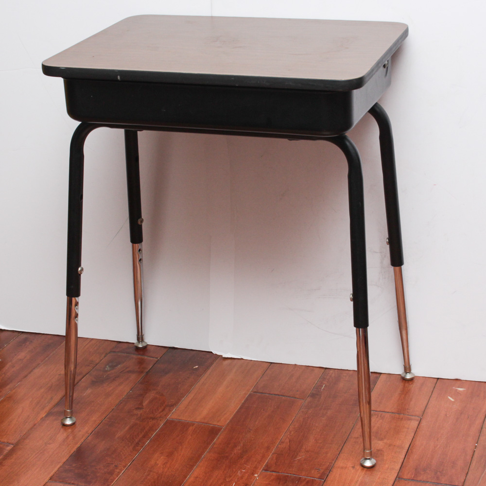 Hinge Top School Desk EBTH