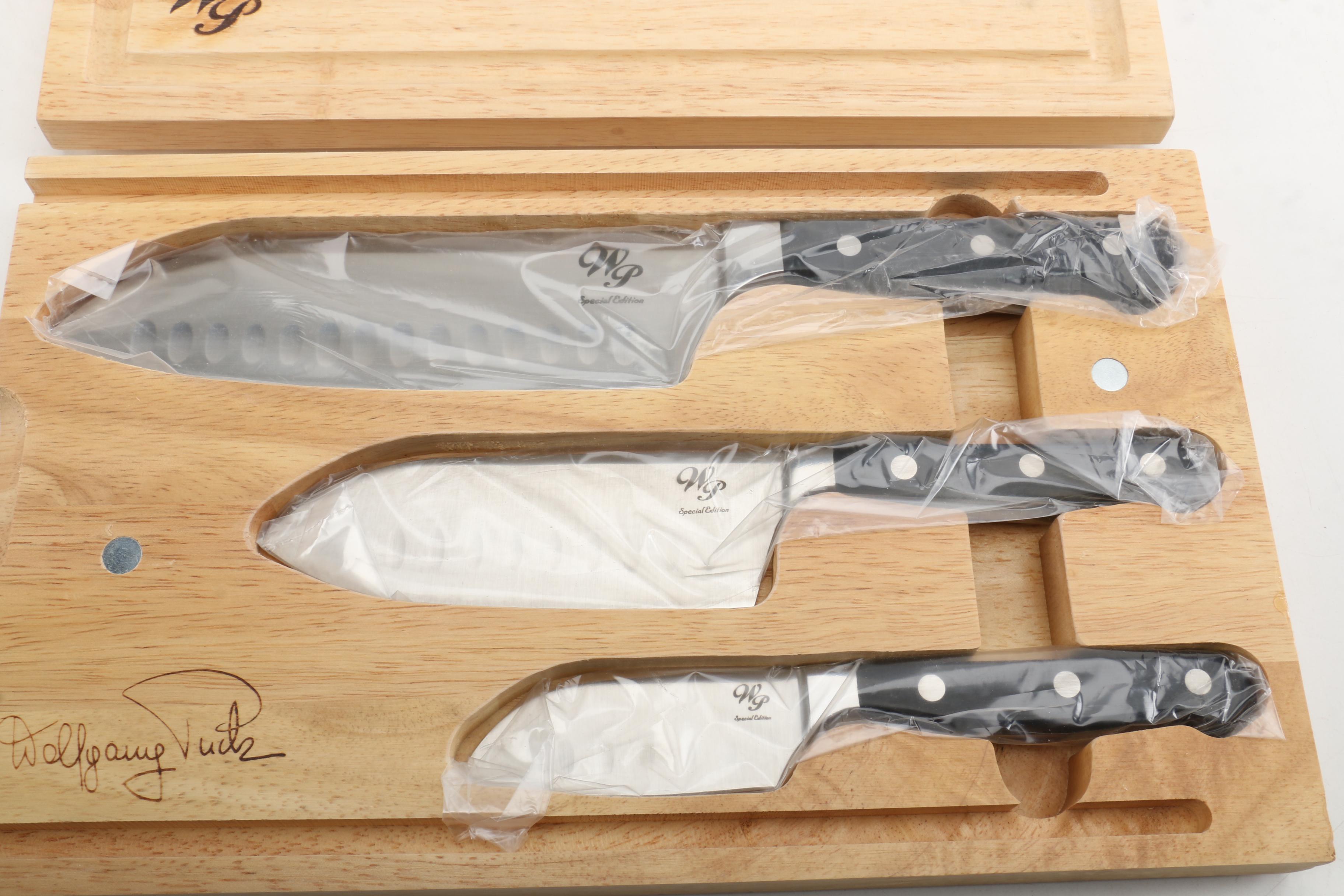 Wolfgang Puck Wooden Cutting Board and Knife Set EBTH