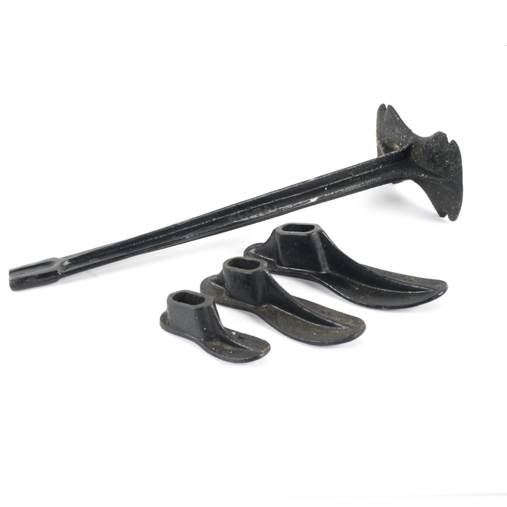 Antique Cast Iron Cobbler's Stand and Shoe Forms | EBTH