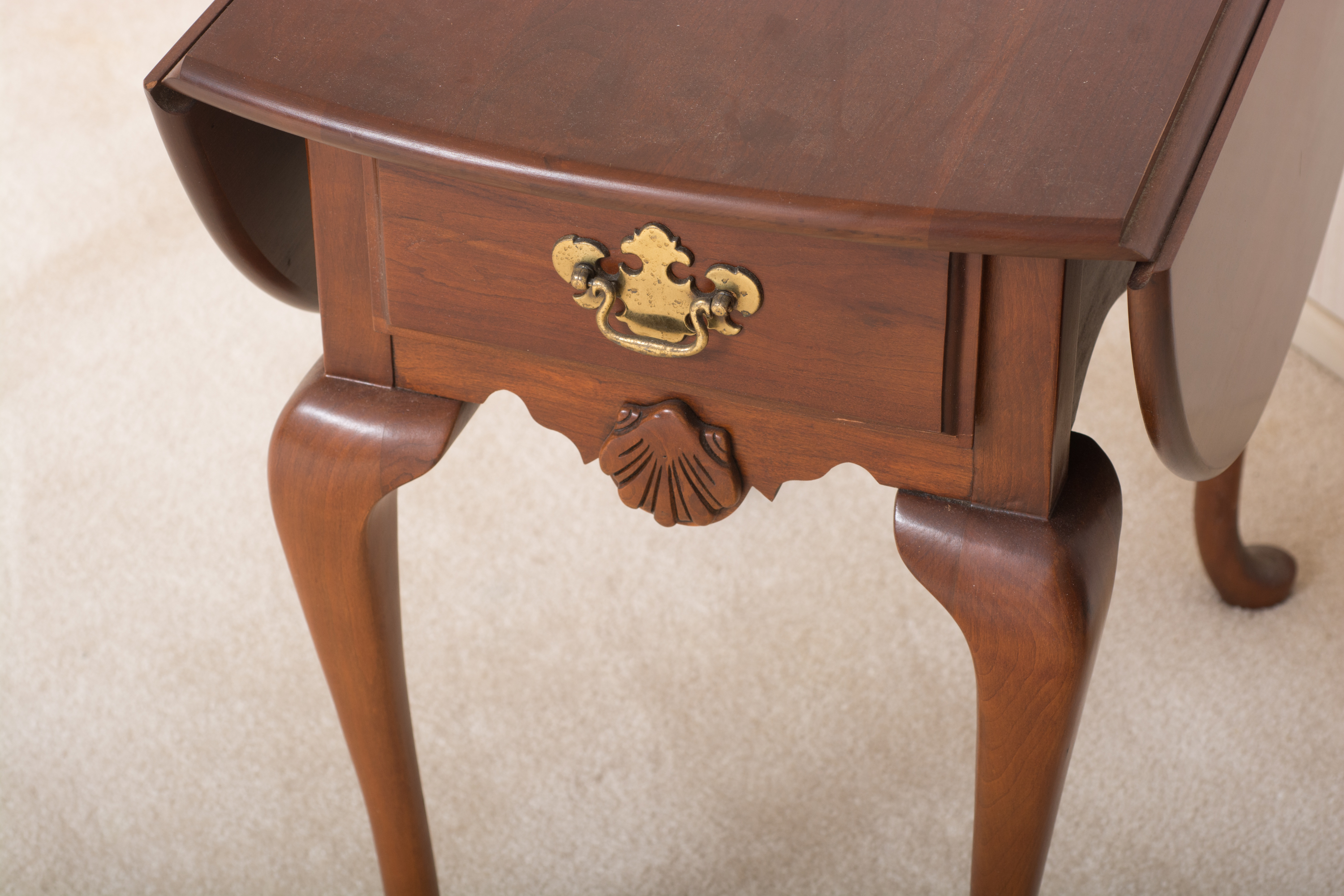 Pair of Queen Anne Style End Tables EBTH