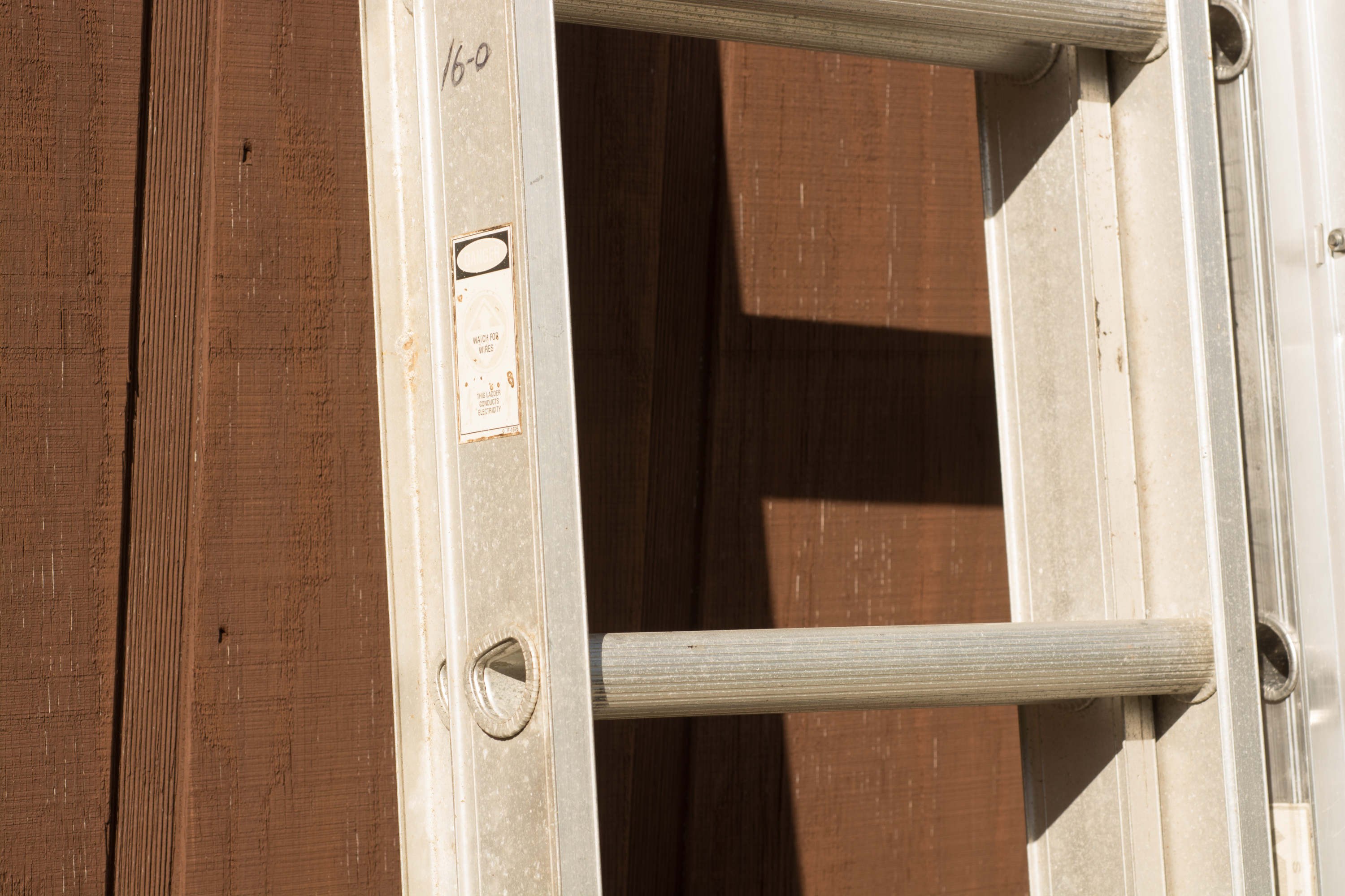 Cuprum Model 38516 and Keller Model 3116 Aluminum Extension Ladders EBTH