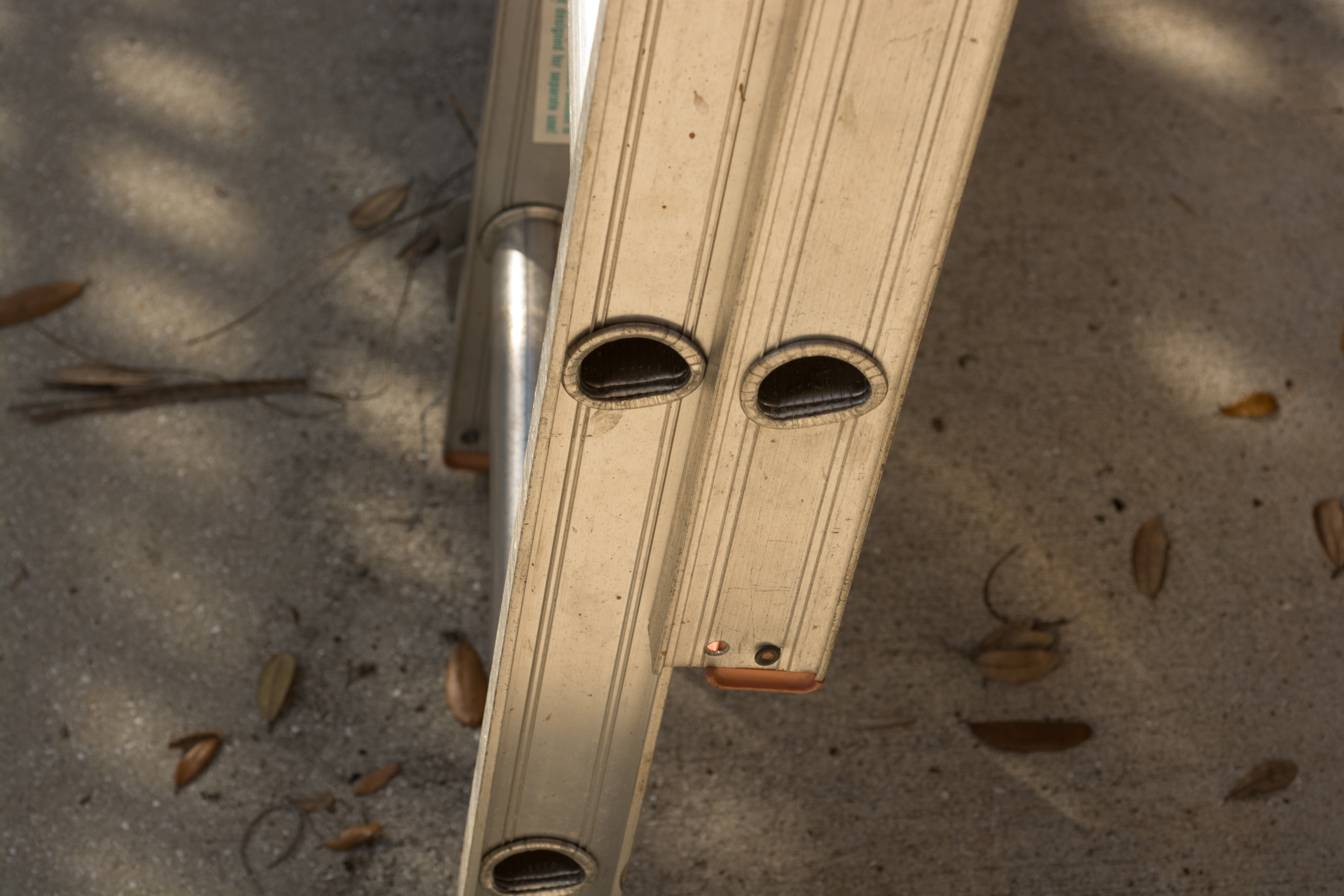 Cuprum Model 38516 and Keller Model 3116 Aluminum Extension Ladders EBTH