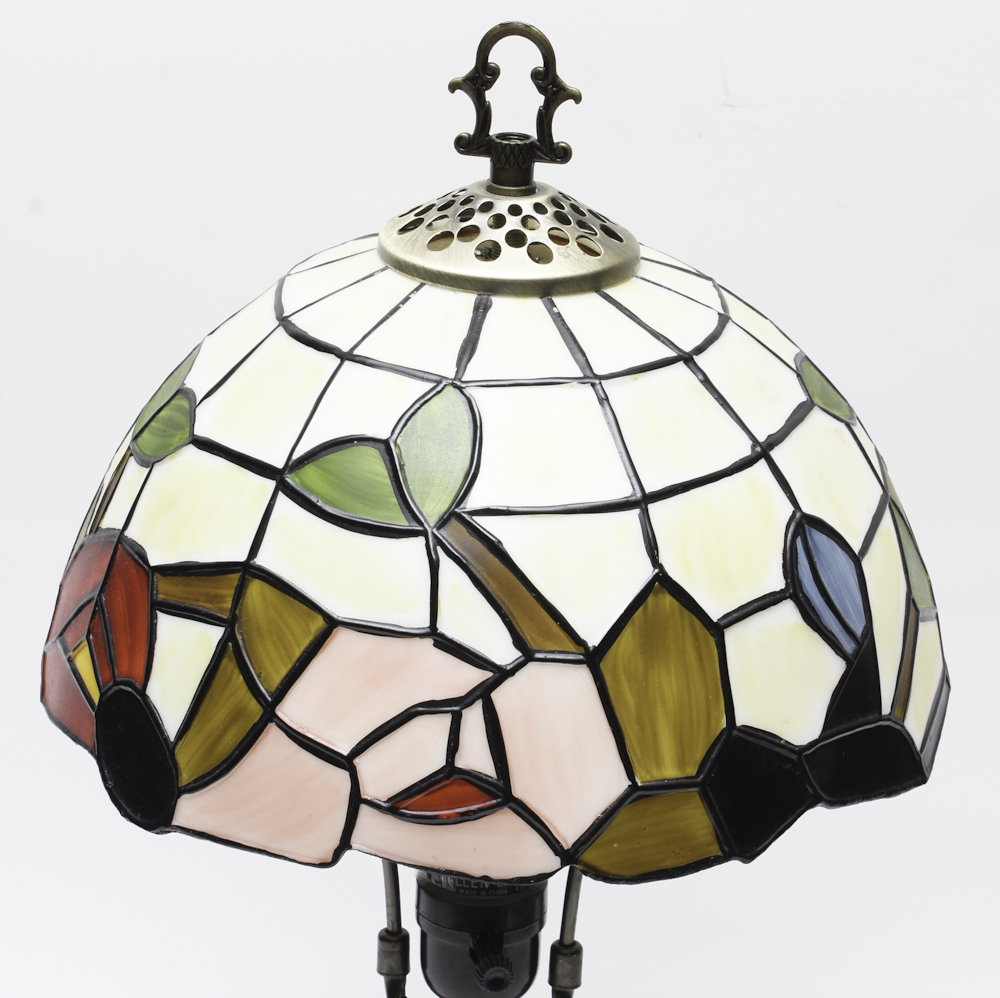 Tiffany Style Table Lamp With Faux Leaded Shade EBTH