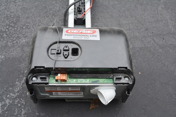 Genie Professional Line "ReliaG 650" Garage Door Opener EBTH