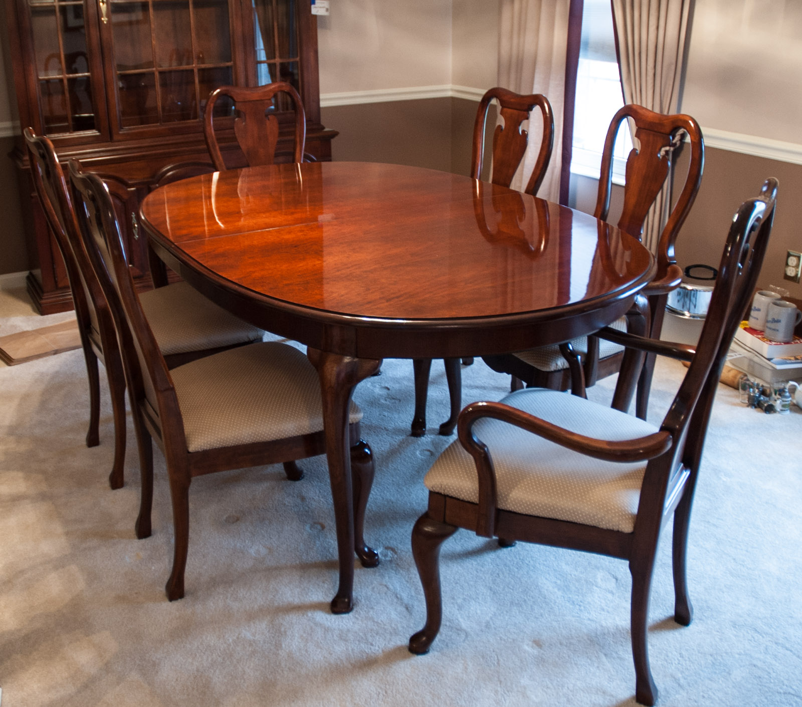 Thomasville Dining Table and Chairs EBTH