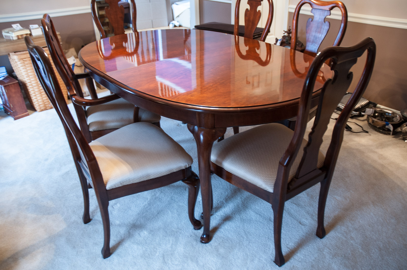 Thomasville Dining Table and Chairs EBTH