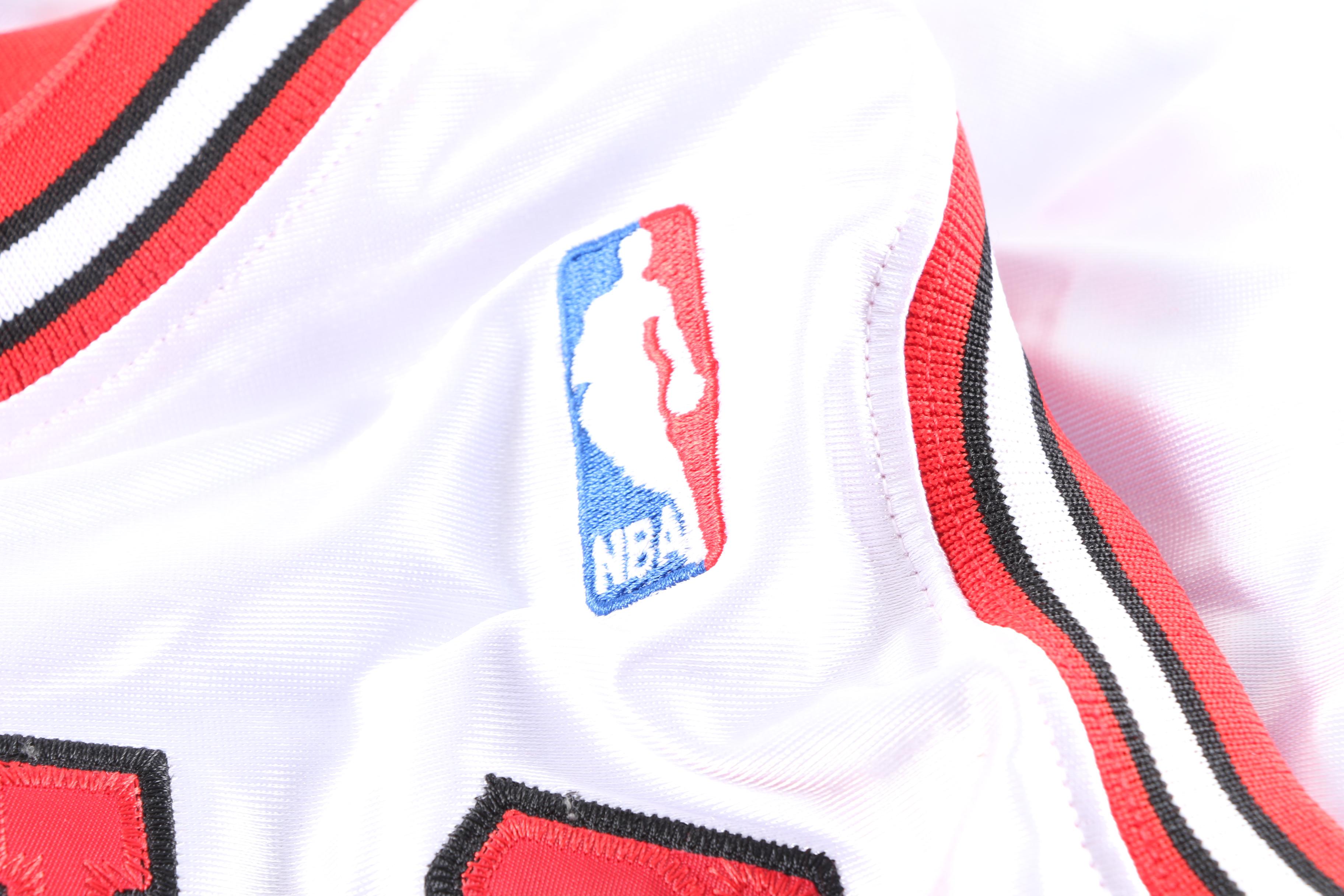 Chicago Bulls Memorabilia EBTH