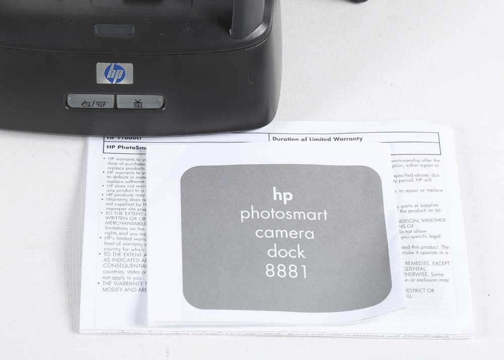 HP Photosmart 945 Digital Camera and Tripod EBTH