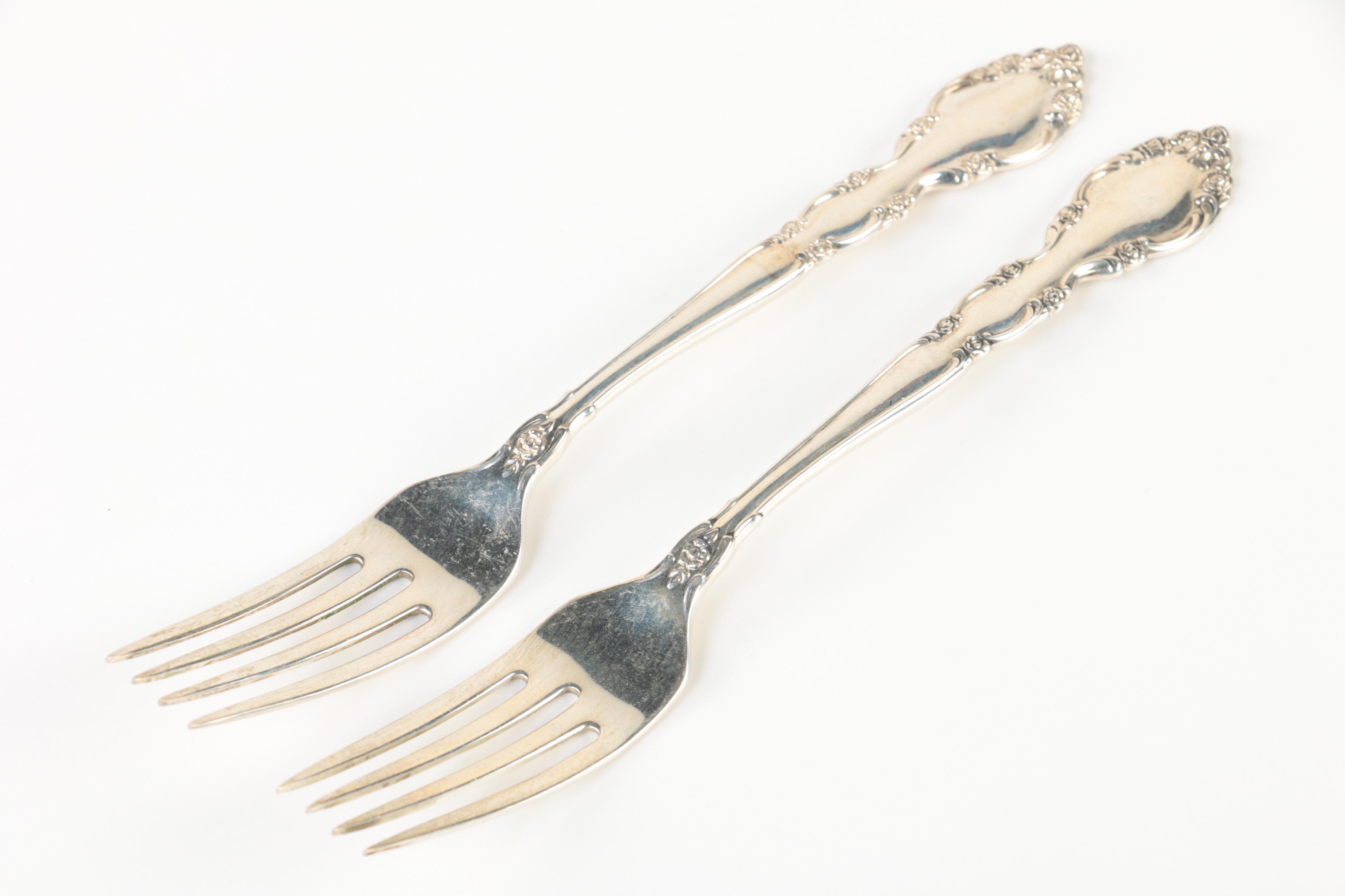 Oneida Heirloom "Grandeur" Sterling Silver Flatware EBTH