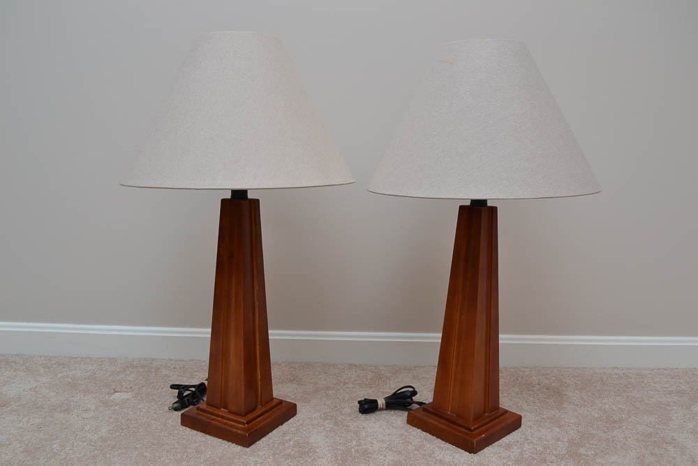 Pair of Wood Craftsmen Style Table Lamps EBTH