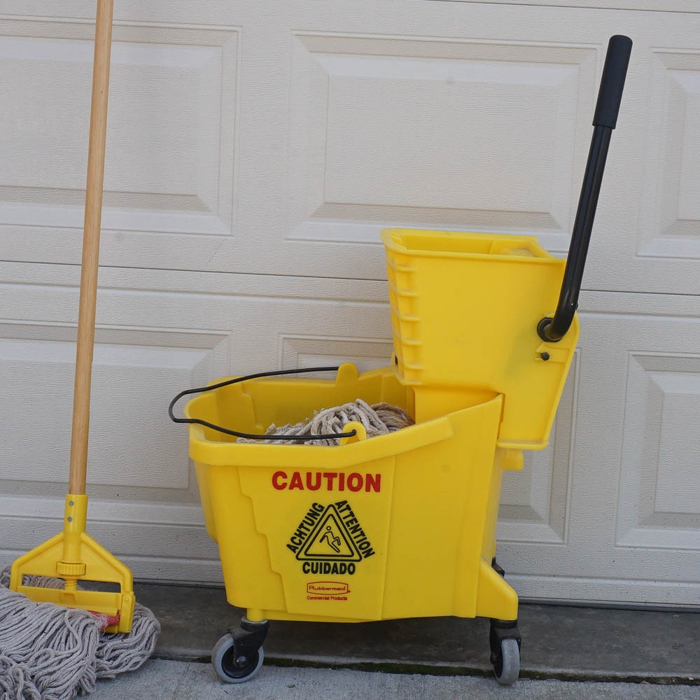 Rubbermaid Industrial Yellow Mop Bucket/ Wringerand Mop EBTH