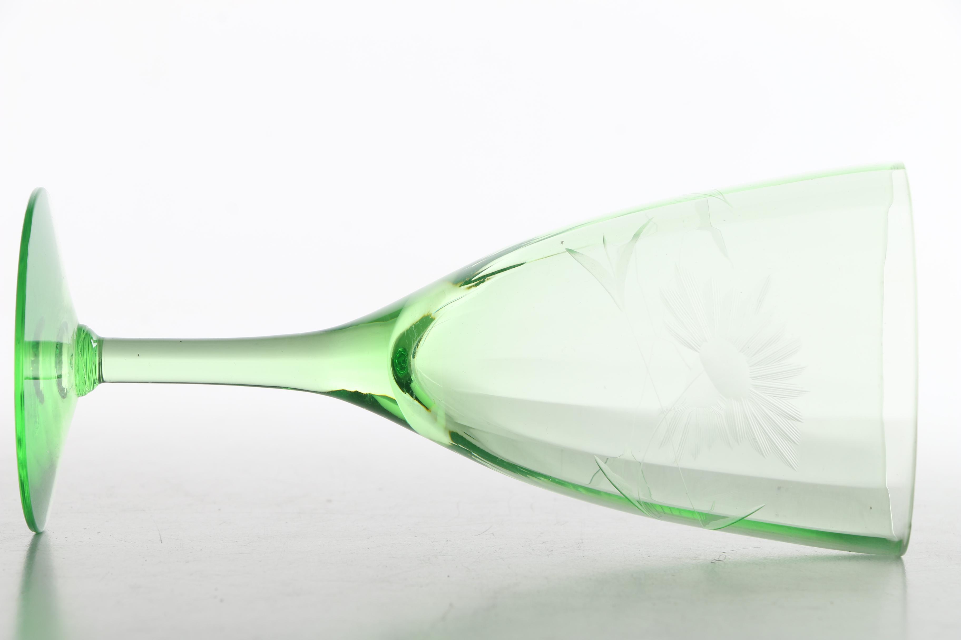 Green Vaseline Etched "Daisy" Stemware EBTH