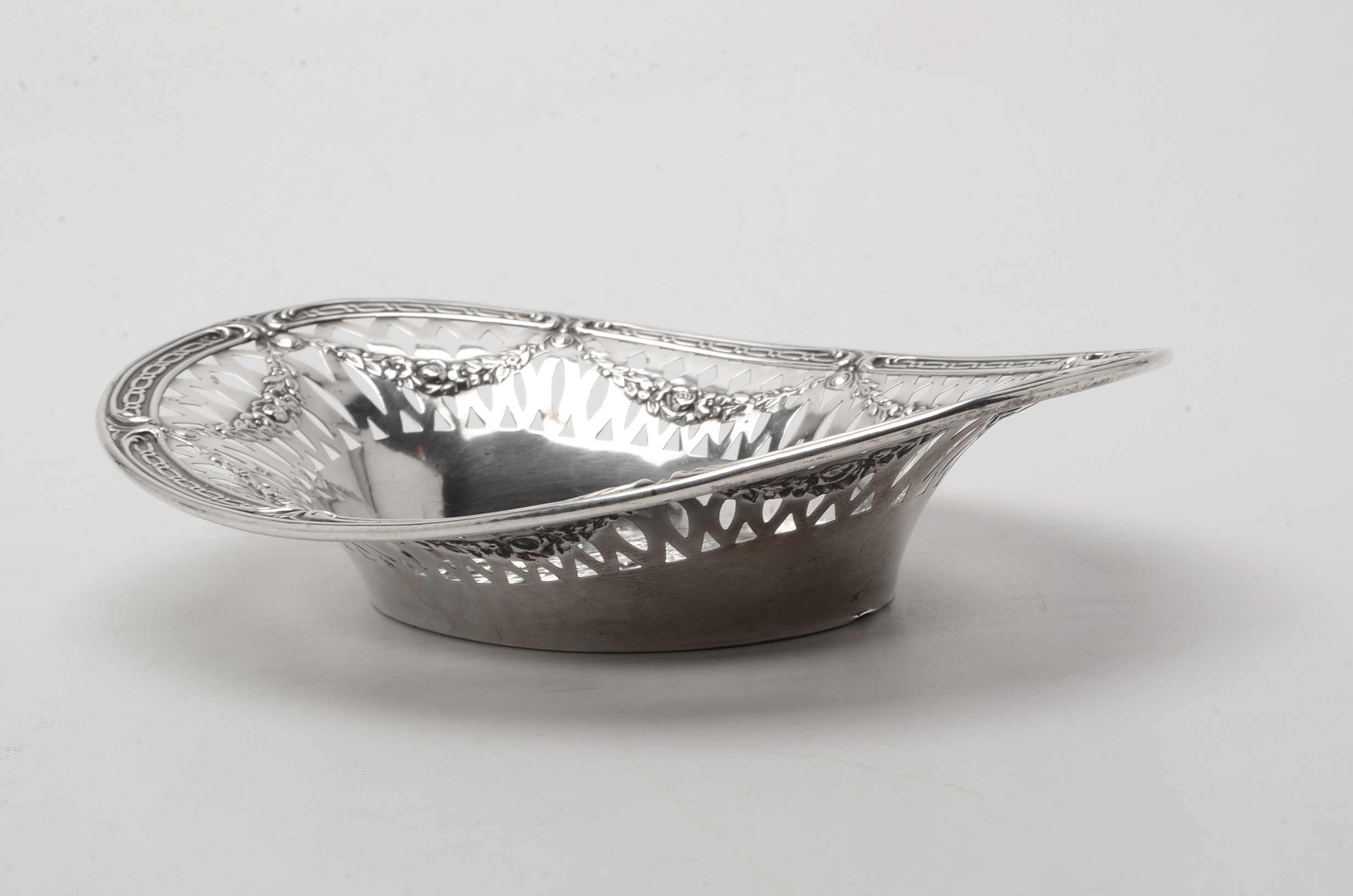 Antique ster Sterling Silver Pierced Nut Bowl EBTH