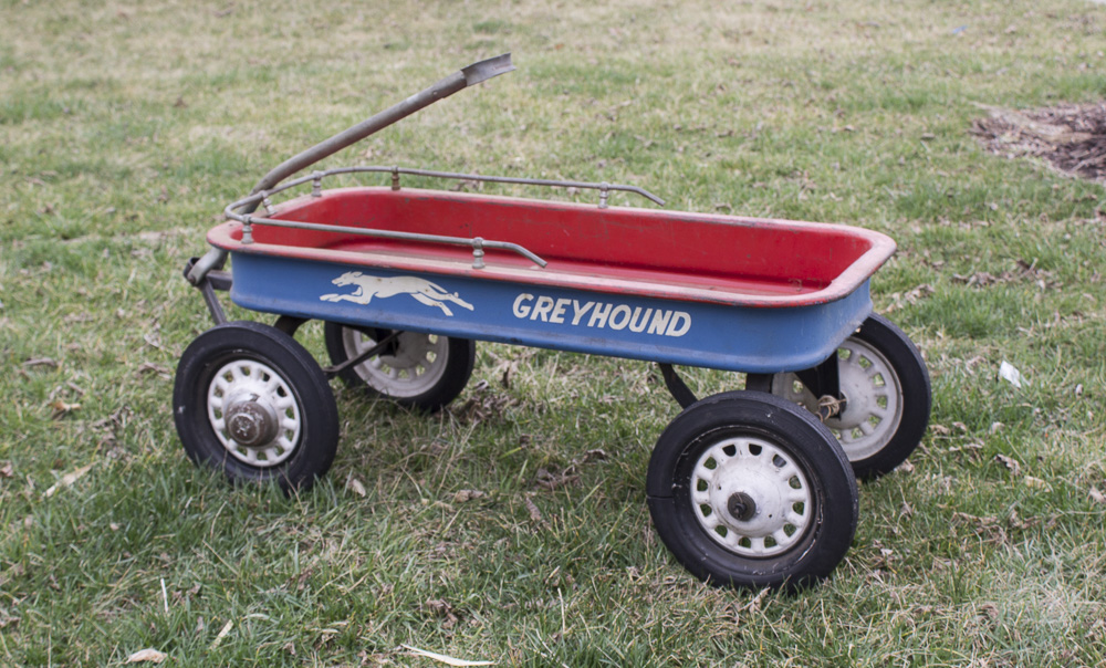 Vintage Toy Metal Greyhound Wagon EBTH