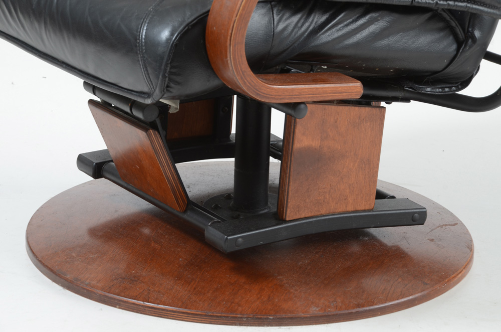 "Avant Glide" Vintage Glider Chair EBTH